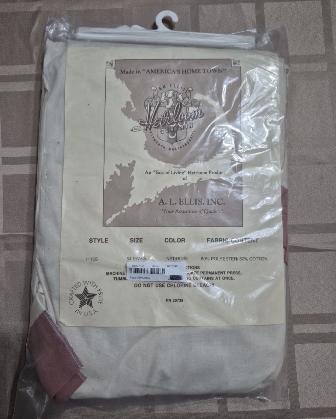 Vintage NIP Ellis Heirloom Swag Style 1116S, 54″ Natural/Rose Rn 20739 Heirloom