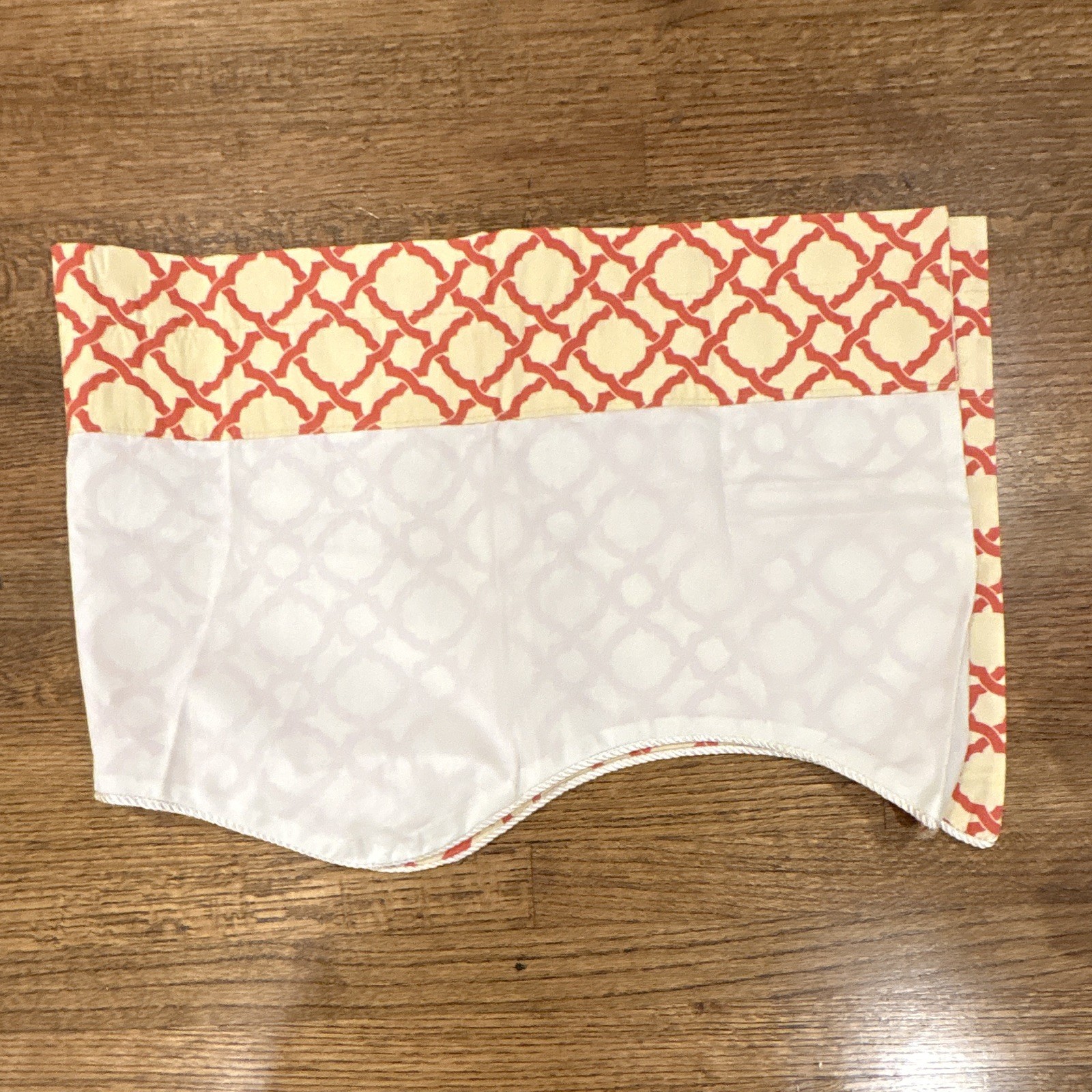 NEW Open Box, Rod-Pocket, Lined Single Valence, 50×17, Coral Geometric