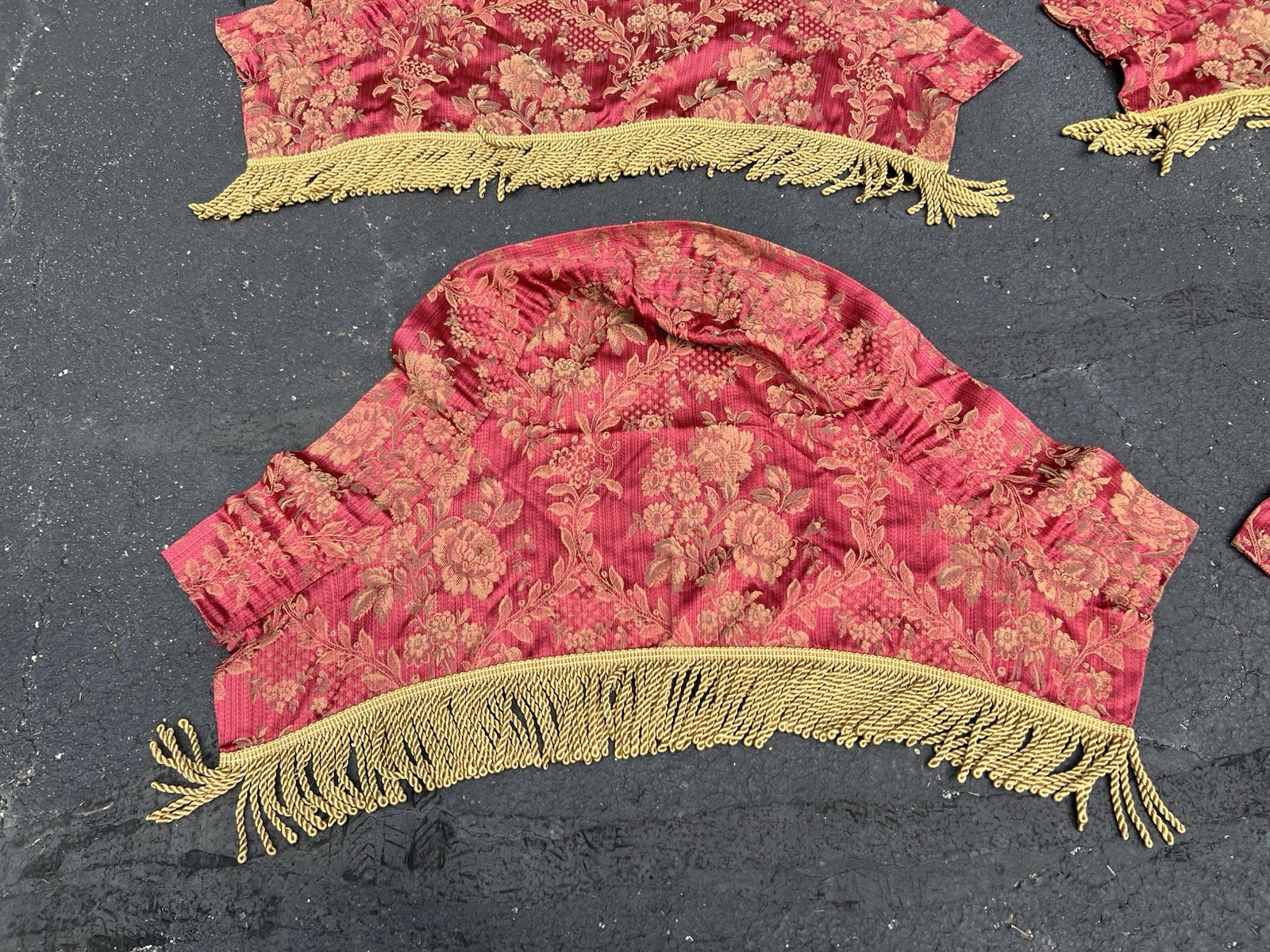 Croscill Valance Set 5pc Burgundy Red Gold Tassel Set