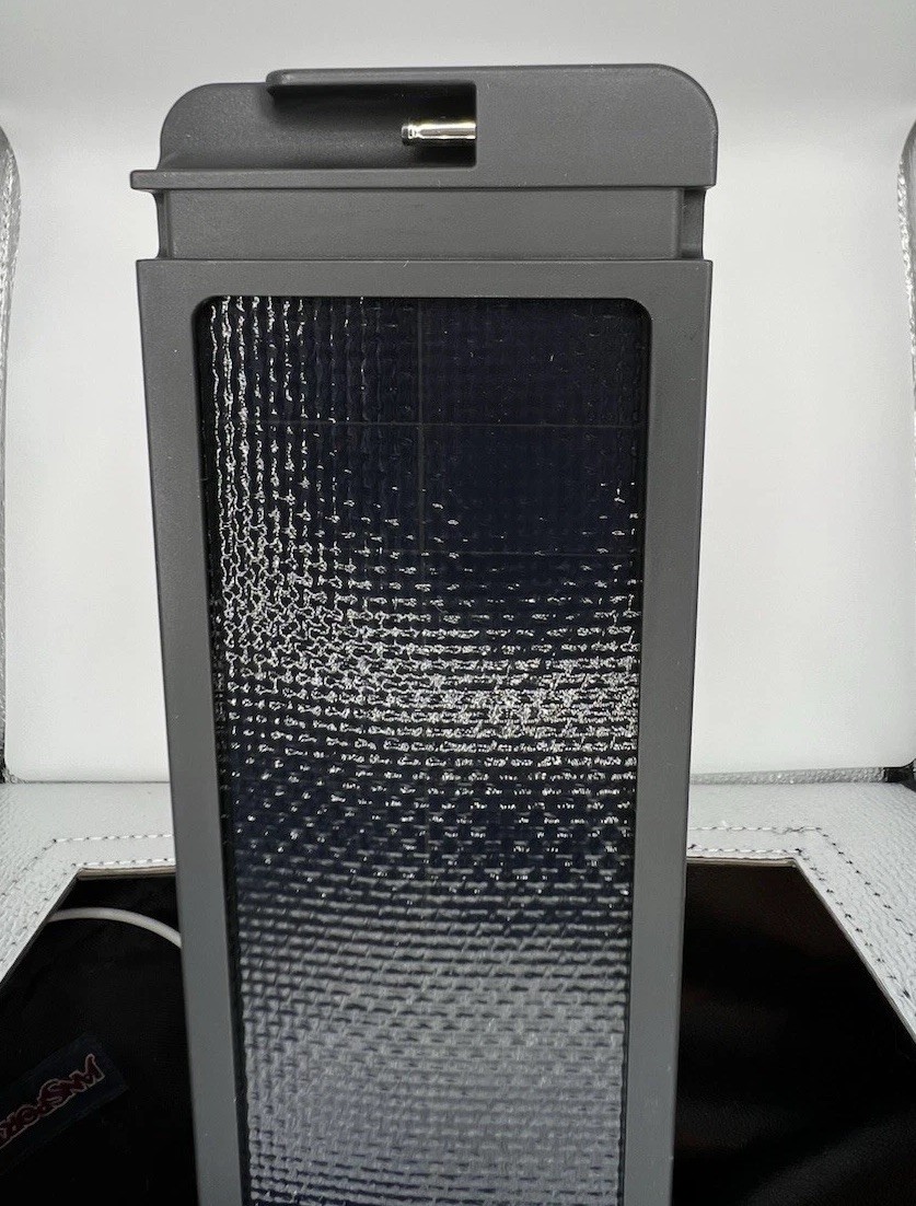 Hunter Douglas NEW White Solar Charger Kit For Rechargeable Battery—Powerview