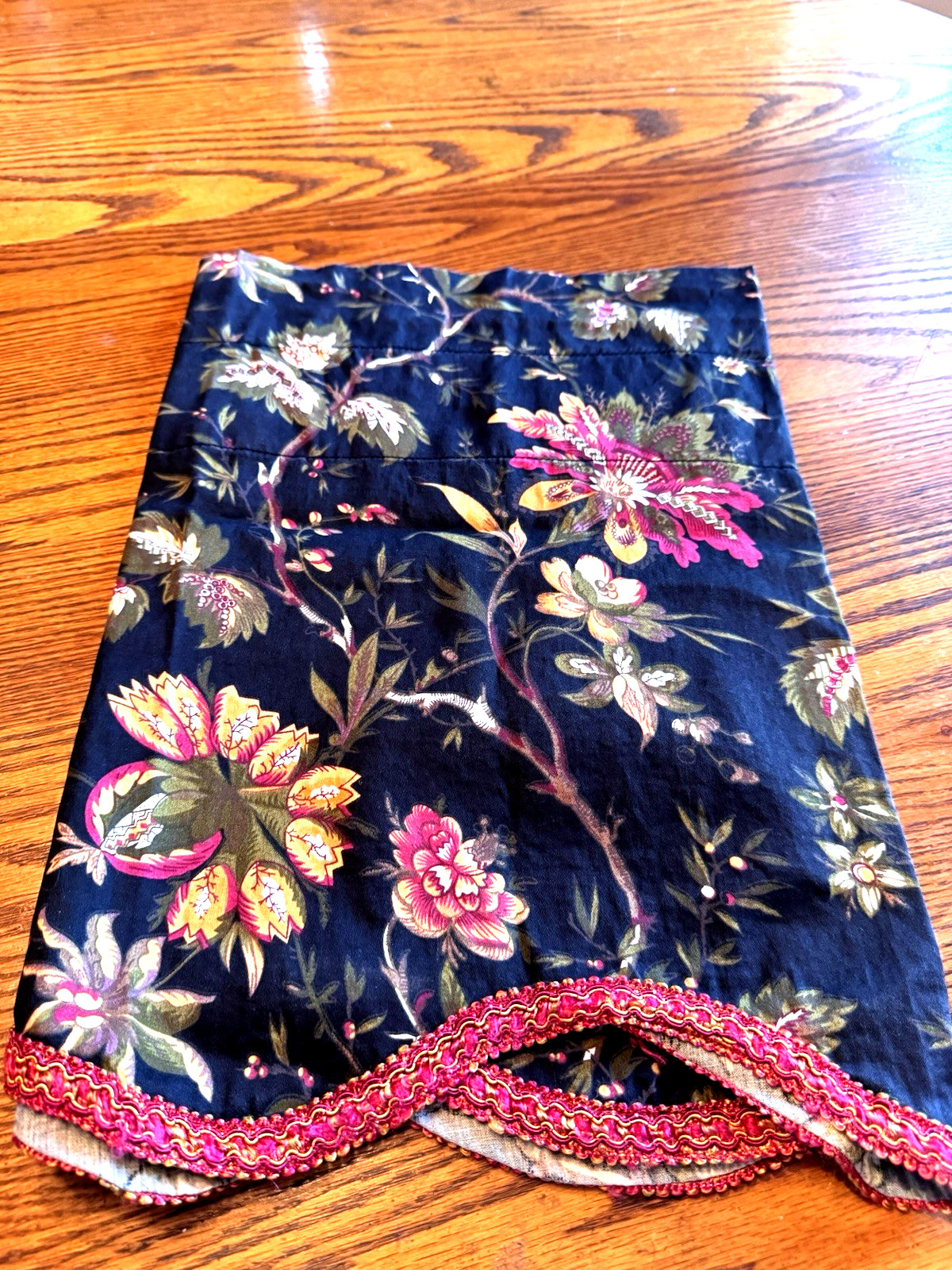 Waverly Felicite Noir Scallop Pocket Valance Cotton Black Floral 48X18 Unlined