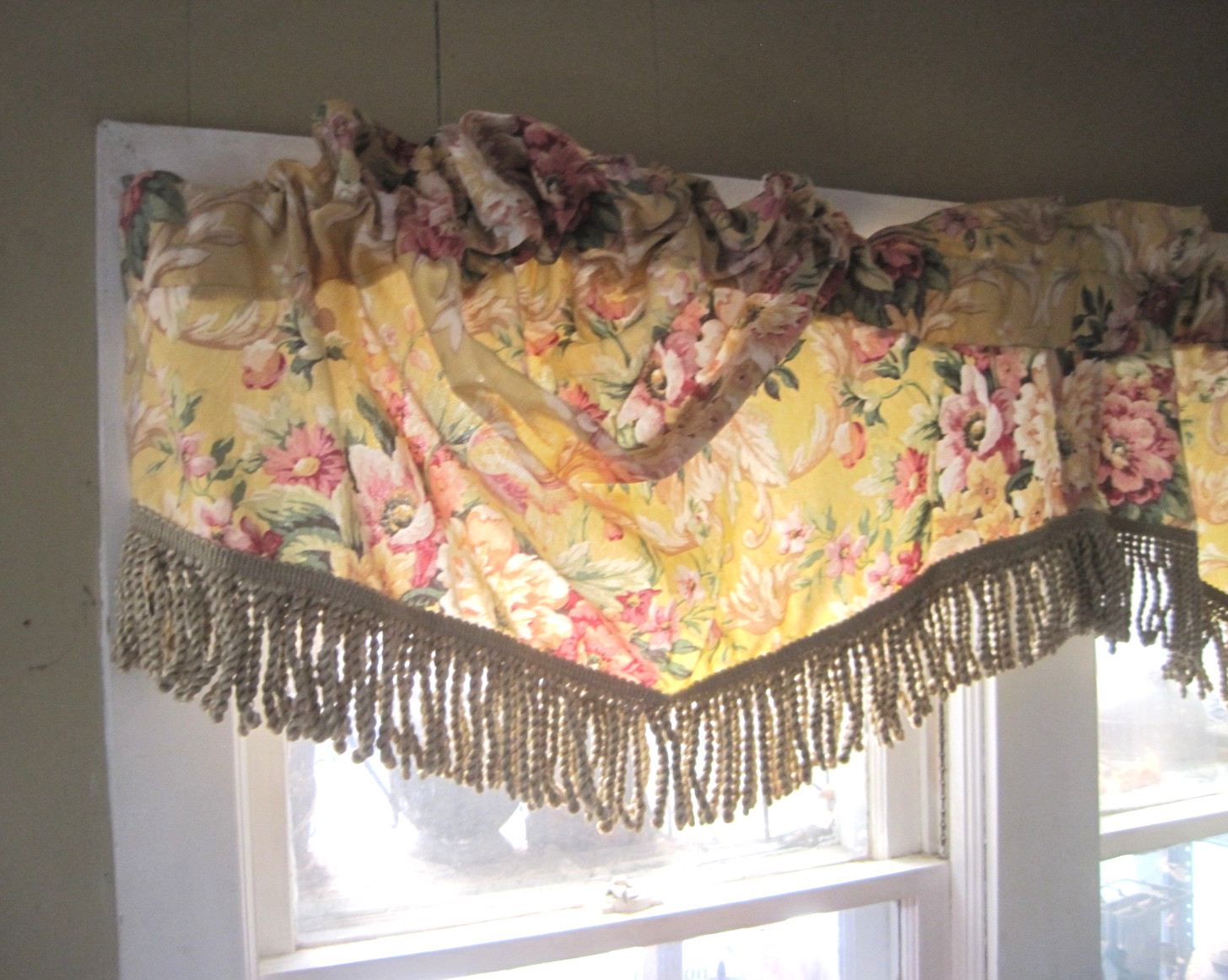 6 Panals Croscill Yellow Floral Swag Valance Set Jaquard Rope Trim CottageCore