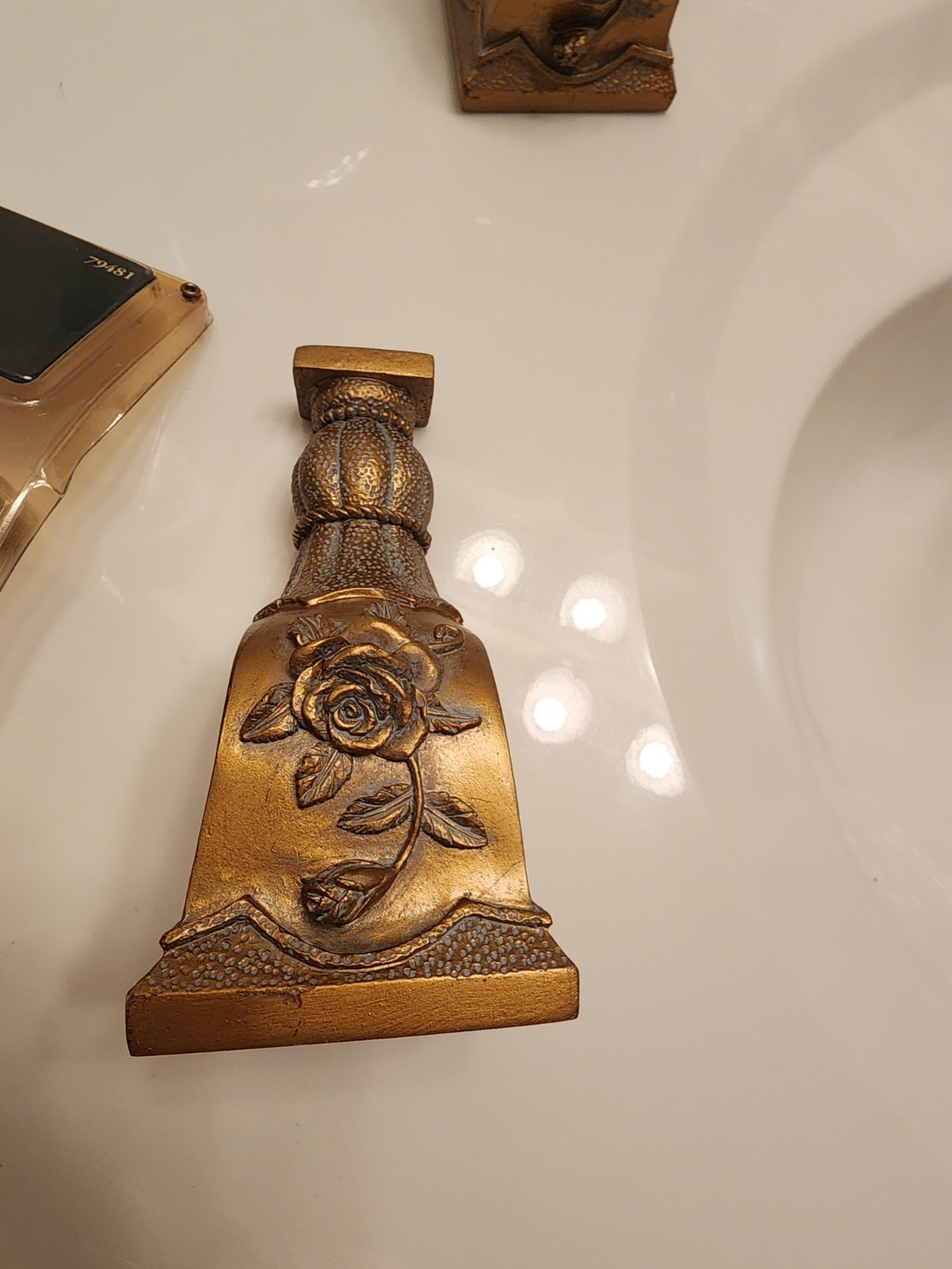 Resin Gold Floral Antique Wall Mounted Pole sconces Holders 4 Mounting Hardware