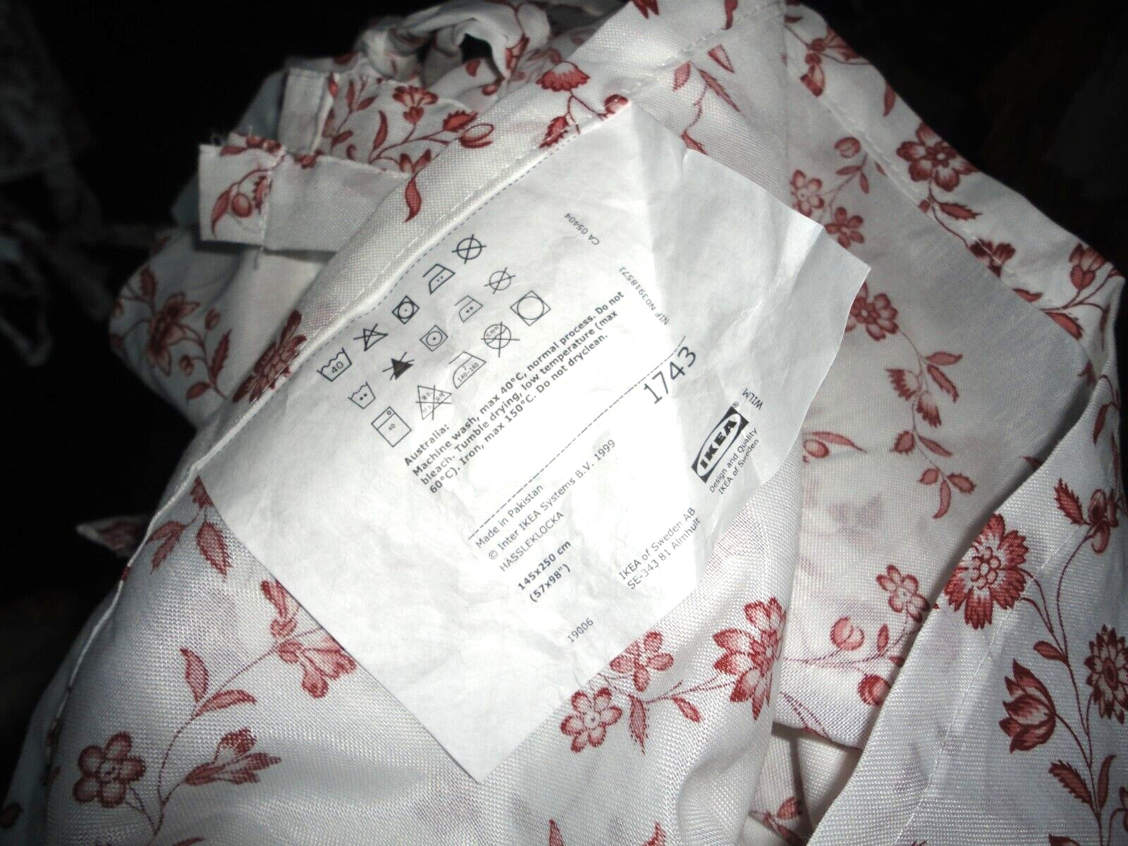 IKEA Hassleklocka RED & WHITE floral (2) tie-top UNLINED DRAPERY PANELS 57 X 98