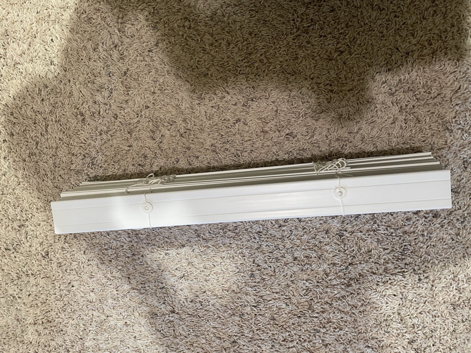 Nien Made Cordless Faux Wood Blinds White ~20.5” Wide Open Box