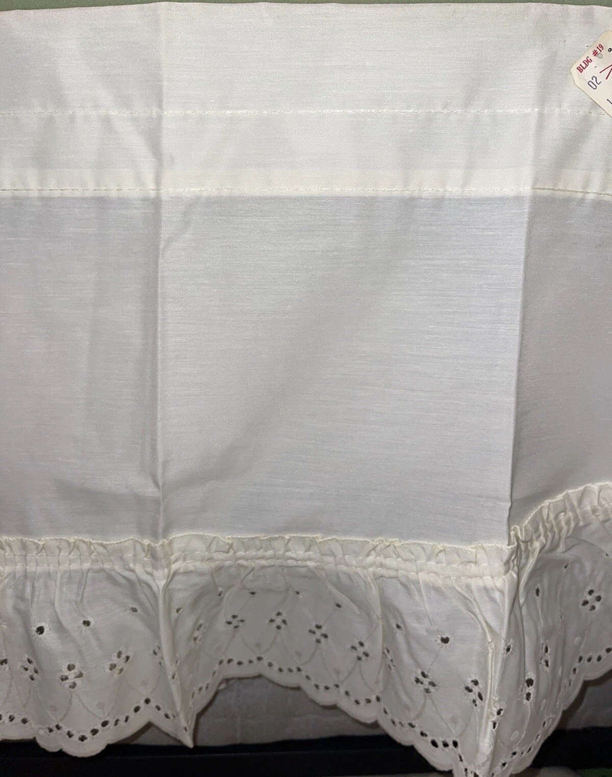 NWT VTG Off-White Window Valance Eyelet Embroidery Lace 48″ x 15” Cottage Shabby