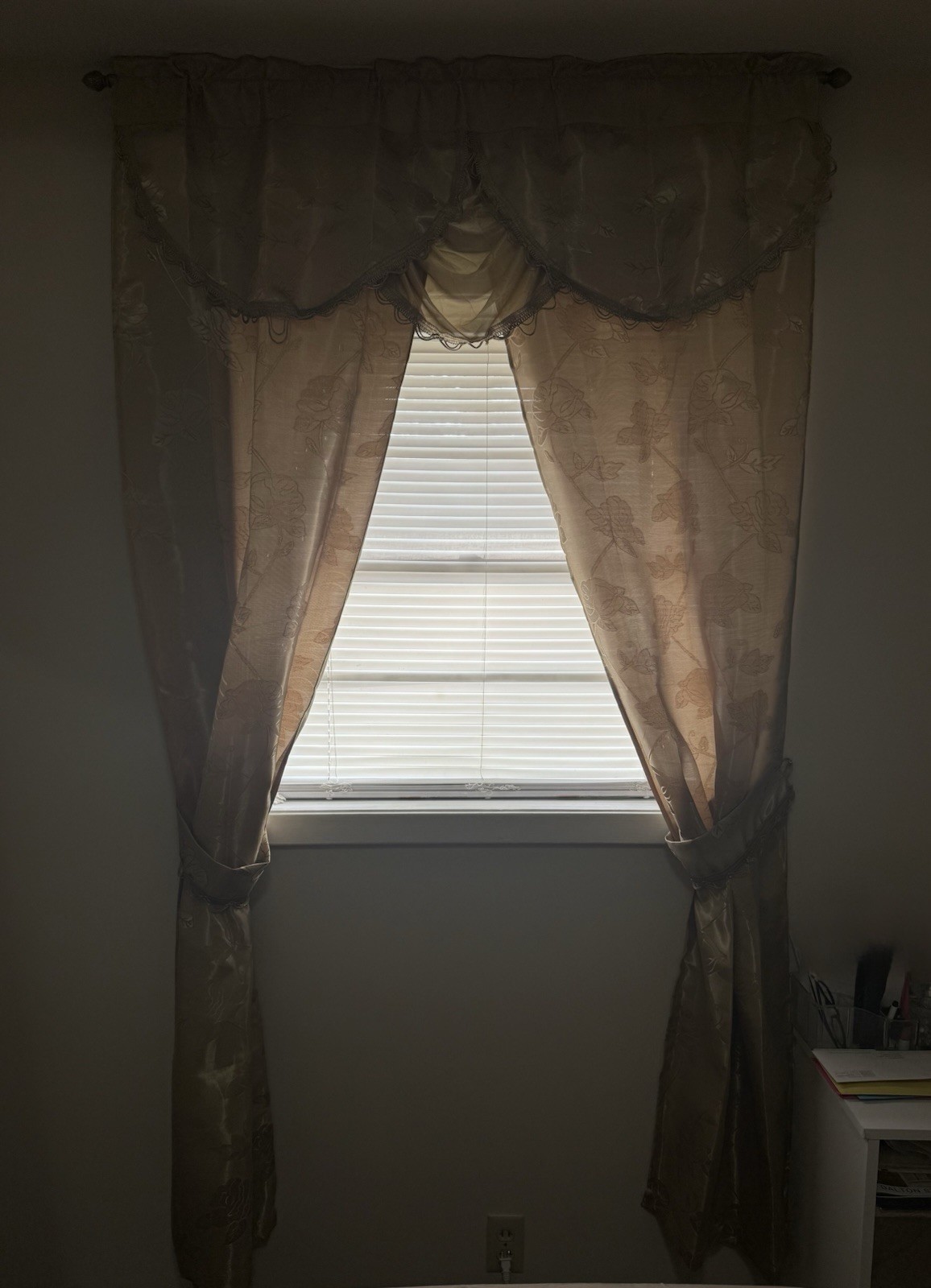 3-Piece Jacquard Rose Curtain Set – Drapes + Scalloped Valance – Beige/Gold