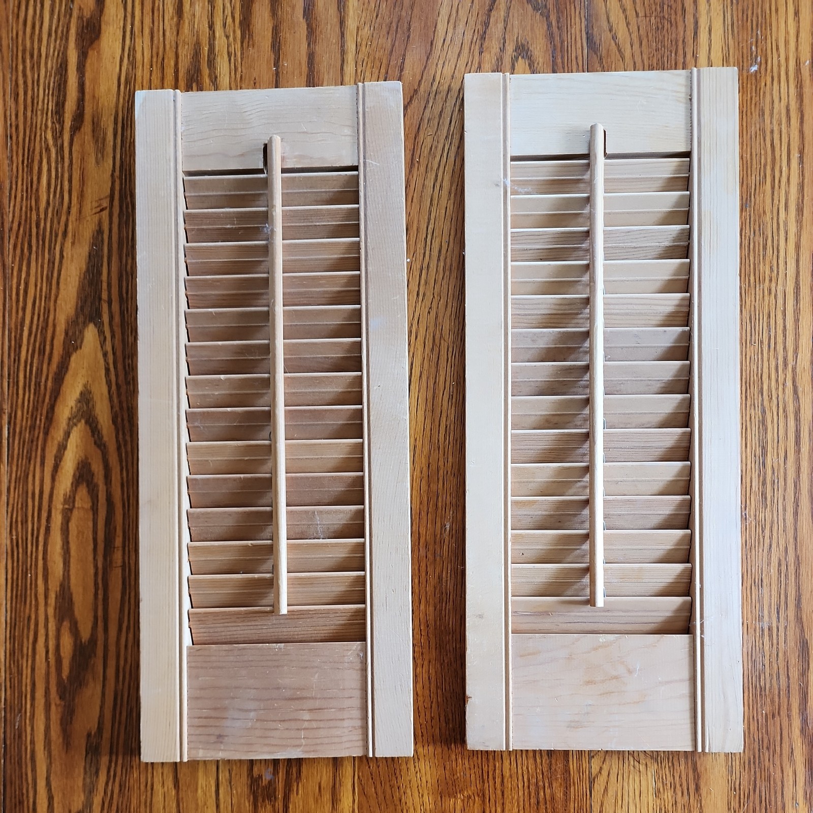 20″ Tall x 8″ Wide Wood Interior Louvered Plantation Window Shutters 2 pcs