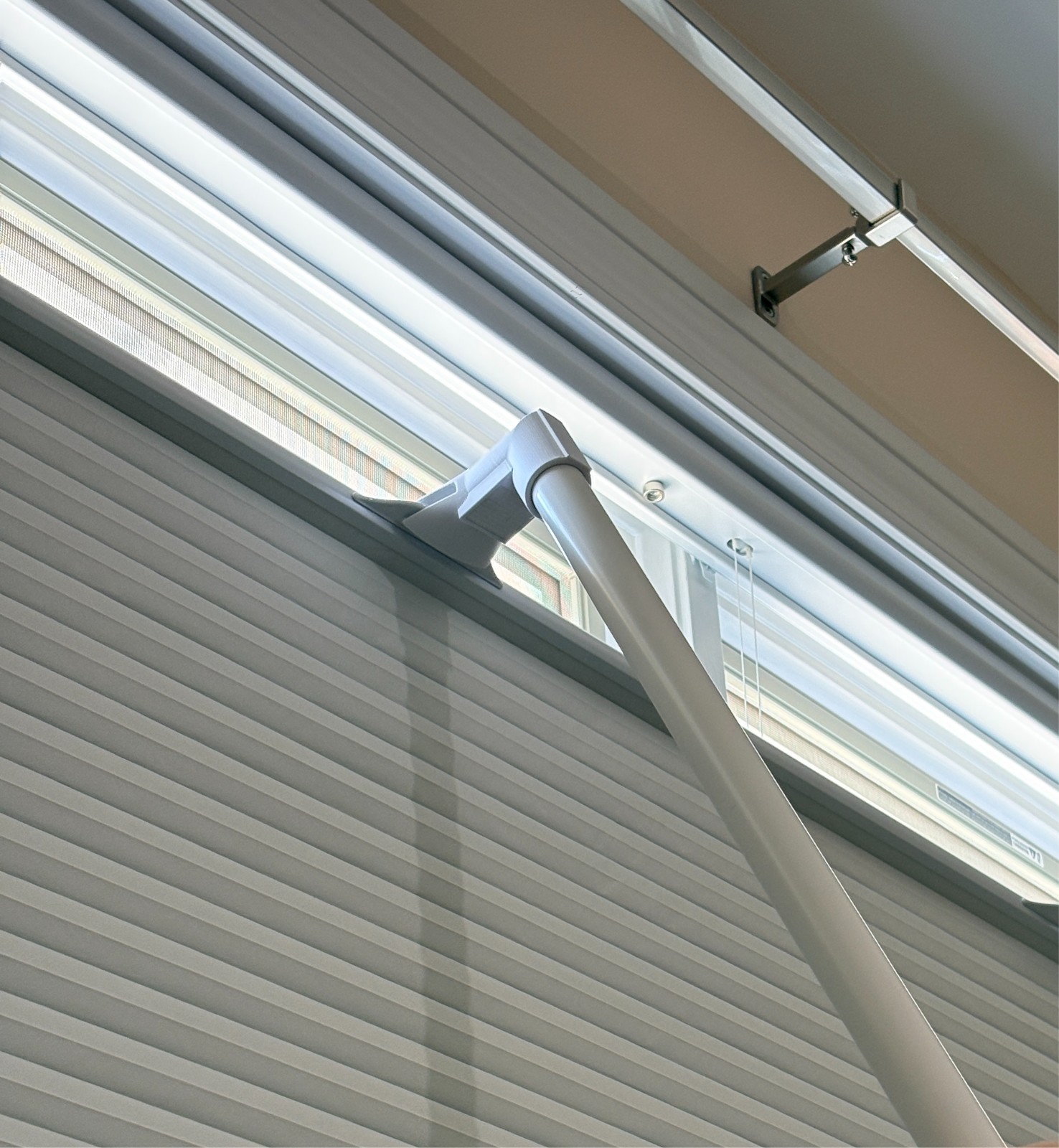 Blind Gator Cordless Blind Pull Tool for Top Down Shades Better Than Hook Style