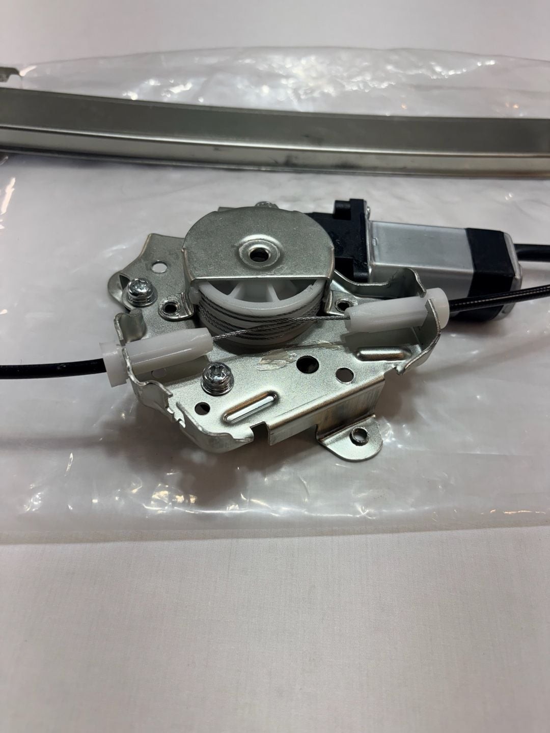 2005-2015 Nissan Frontier Front Driver Side Window Regulator w/Motor 741-348