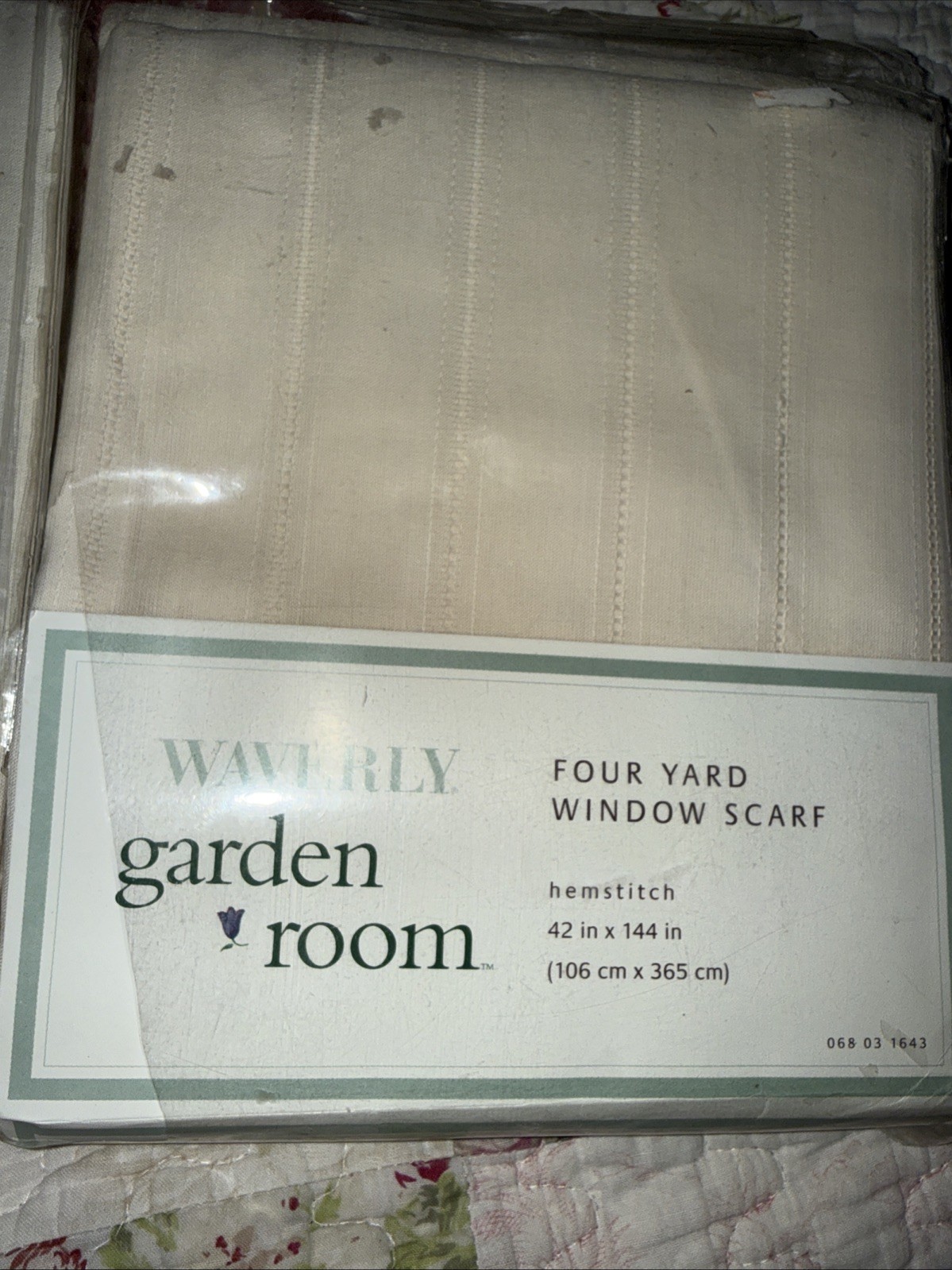 Waverly Garden Room Four Yard Window scarf 42 x 144 in Hemstitch lot of 2 cream