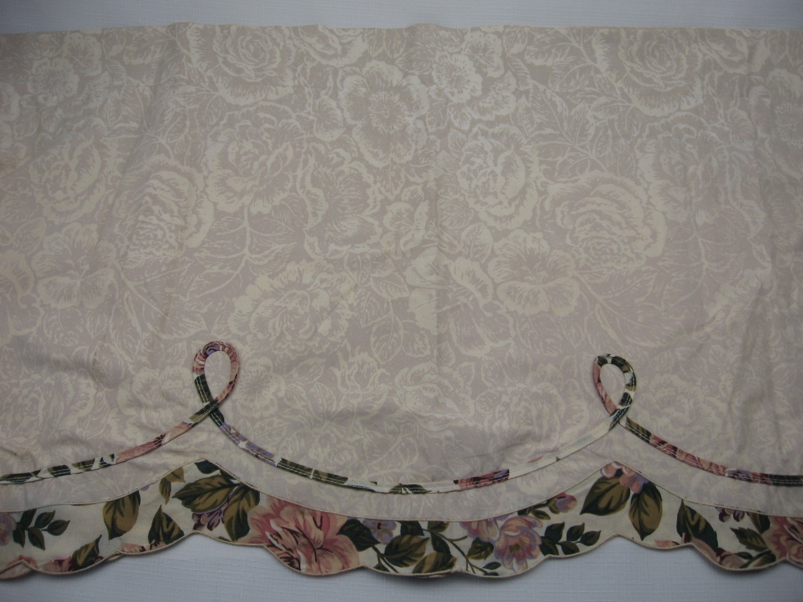 Cotton valance scalloped roses 60″ x 15 1/4″ scallloped roses flowers cottage