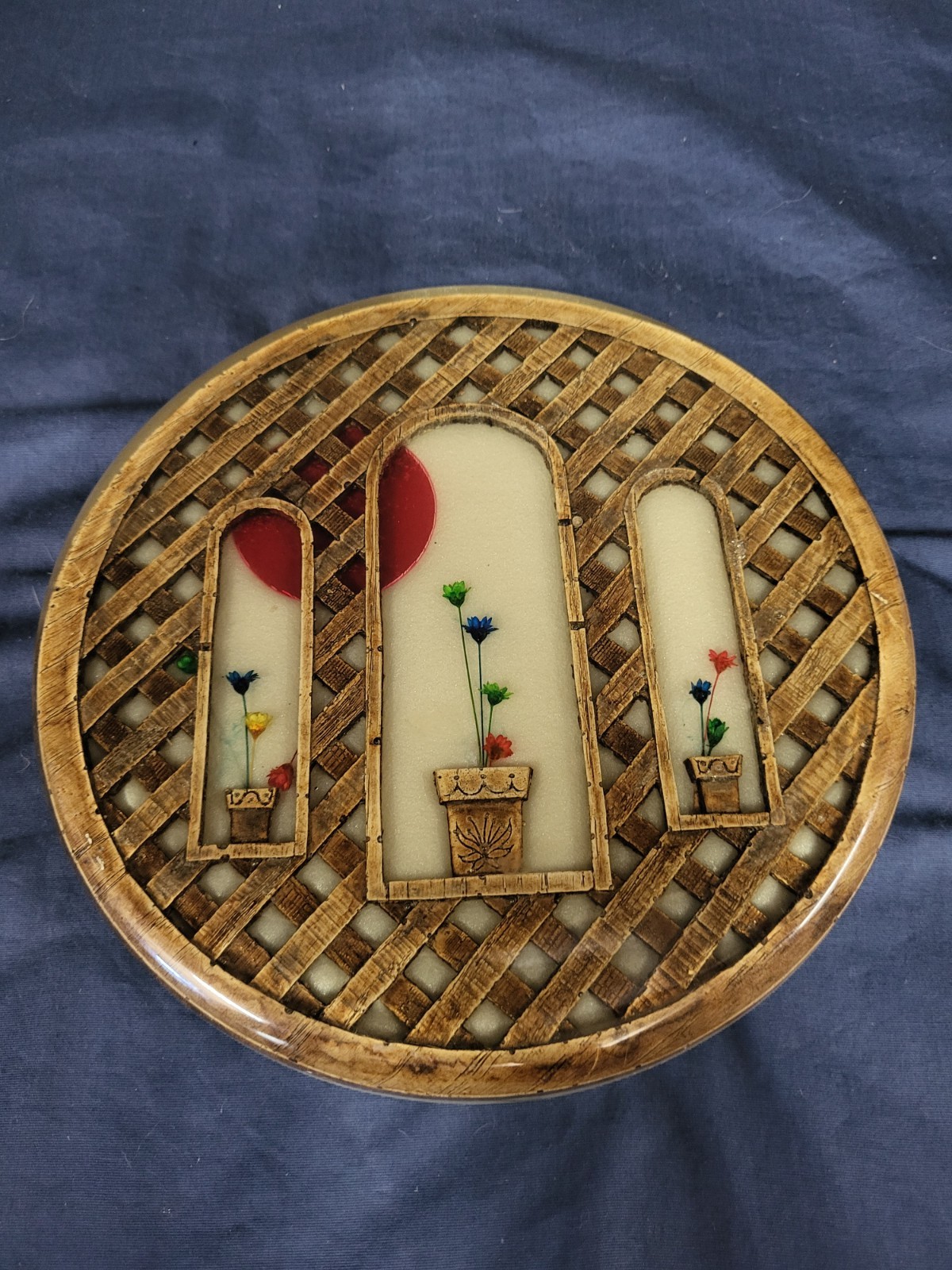 2 Vtg Lucit Flower Through A window One Yellow One Red 8″in Excellent Condition