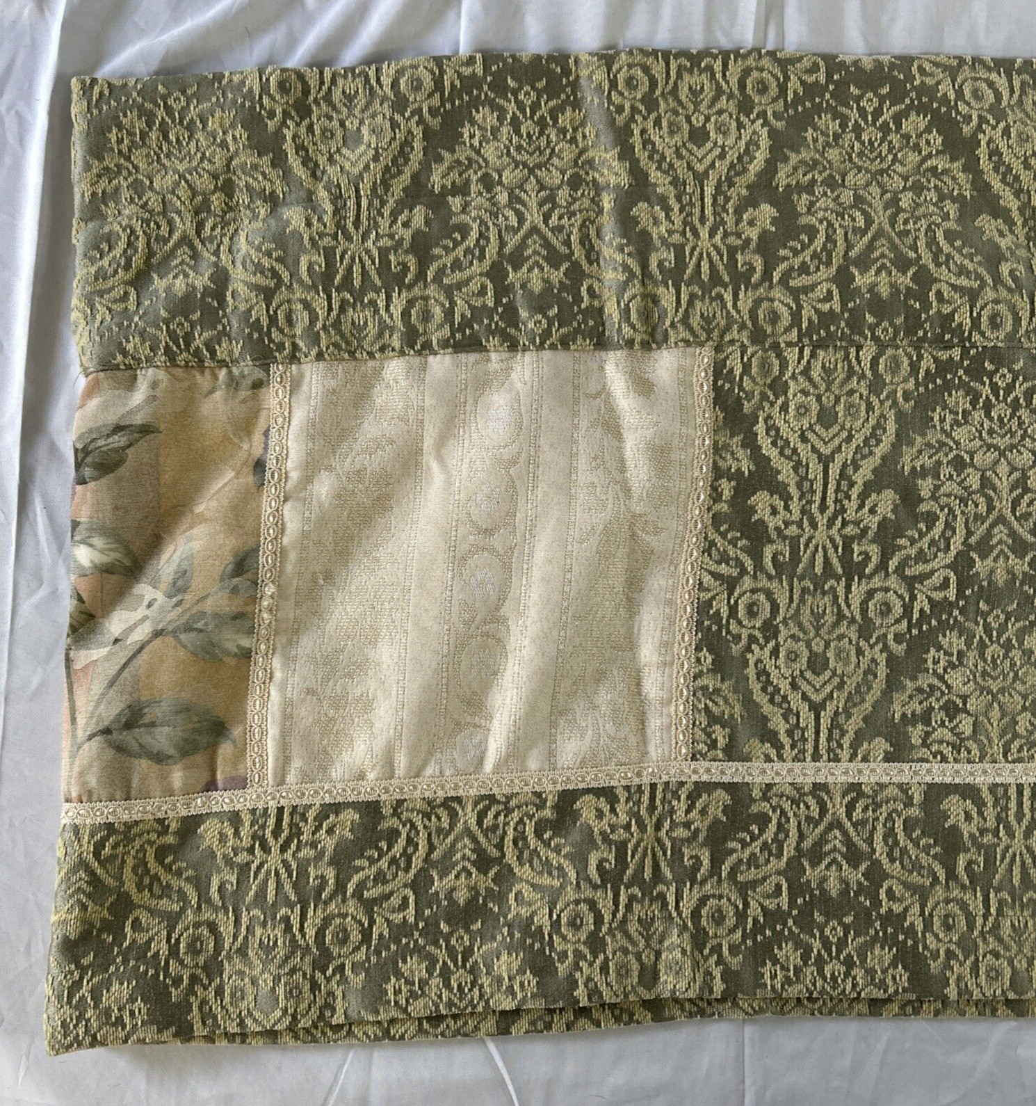 CROSCILL HOME Valance Patchwork Quilt/Tapestry Design 88″x17″ RN21857