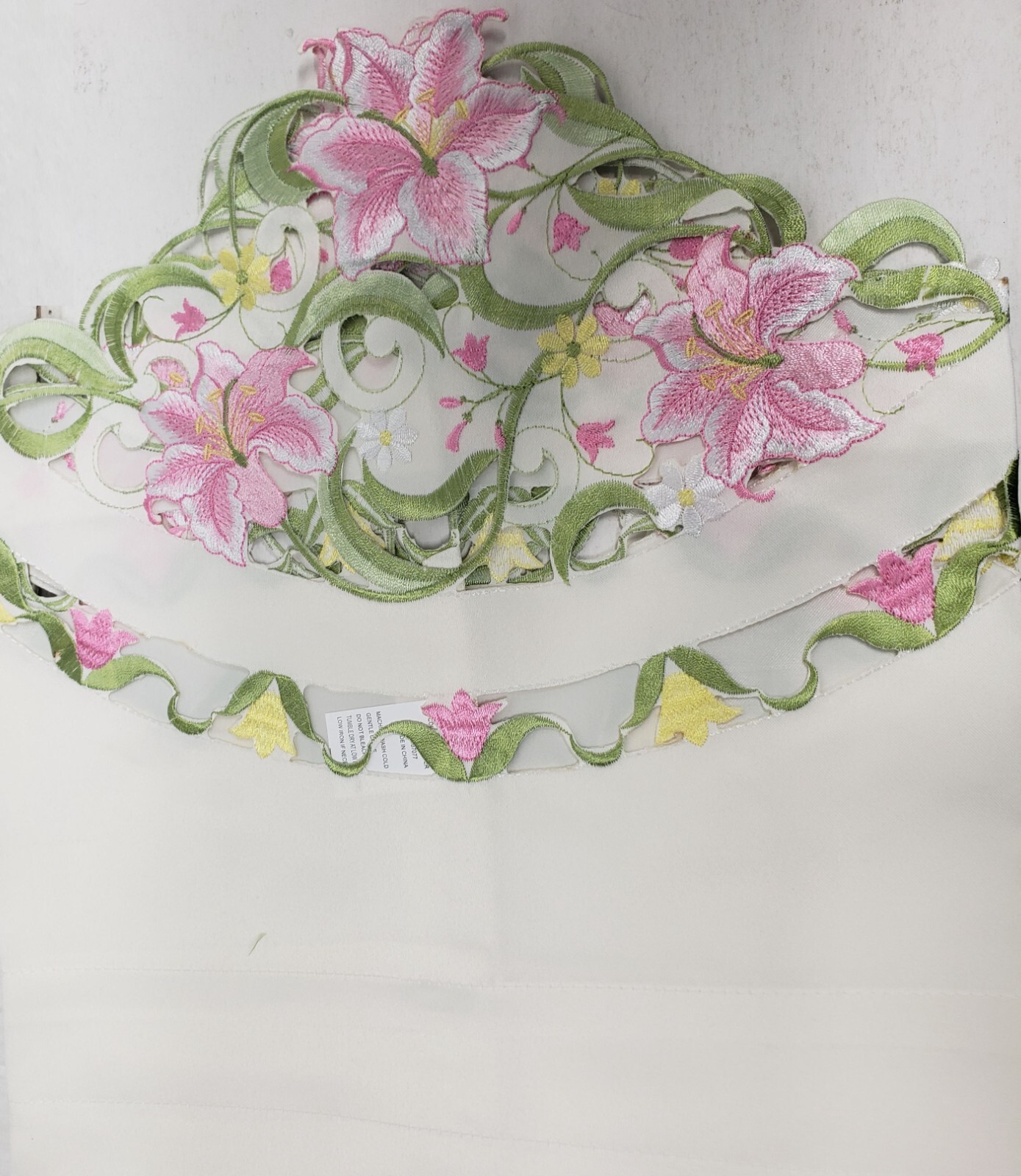 1 Fabric Embroidered Kitchen Valance(app. 58.5″Wx16″L) CUTWORK LILIES FLOWERS,CE