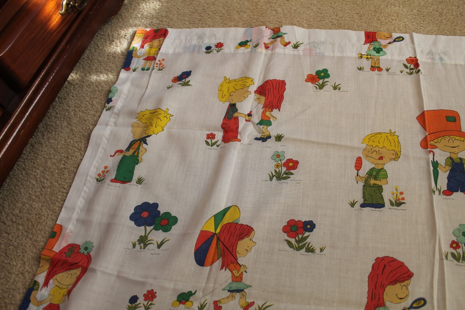 2 VTG SETS 4 PANELS 35L X 42W +2 VALANCE 66W X 13 L GIRLS ROOM CURTAINS EC