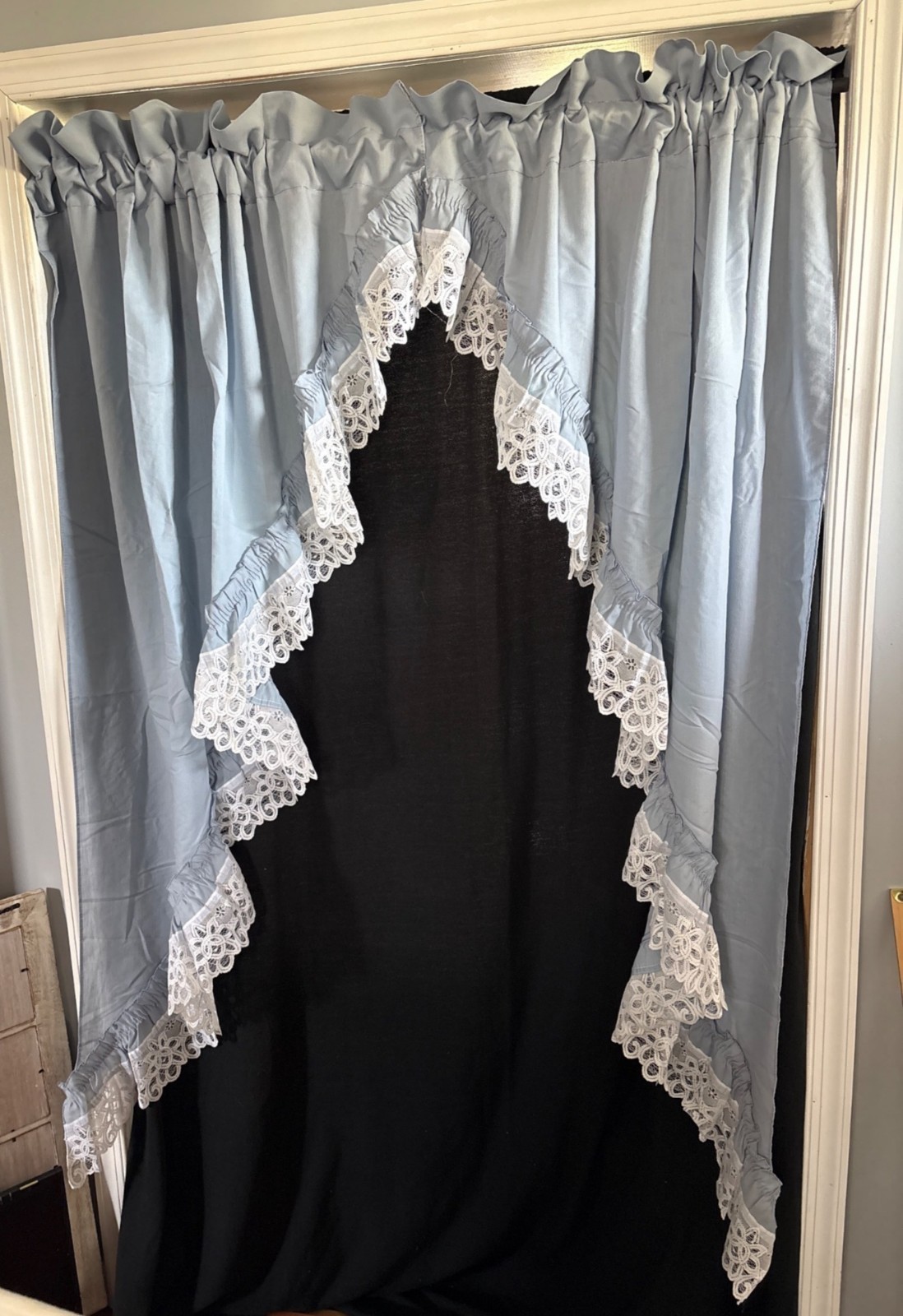 JC Penney Swag Curtains 44″ W x 64″ L Lace Trim Blue White Elegant Style