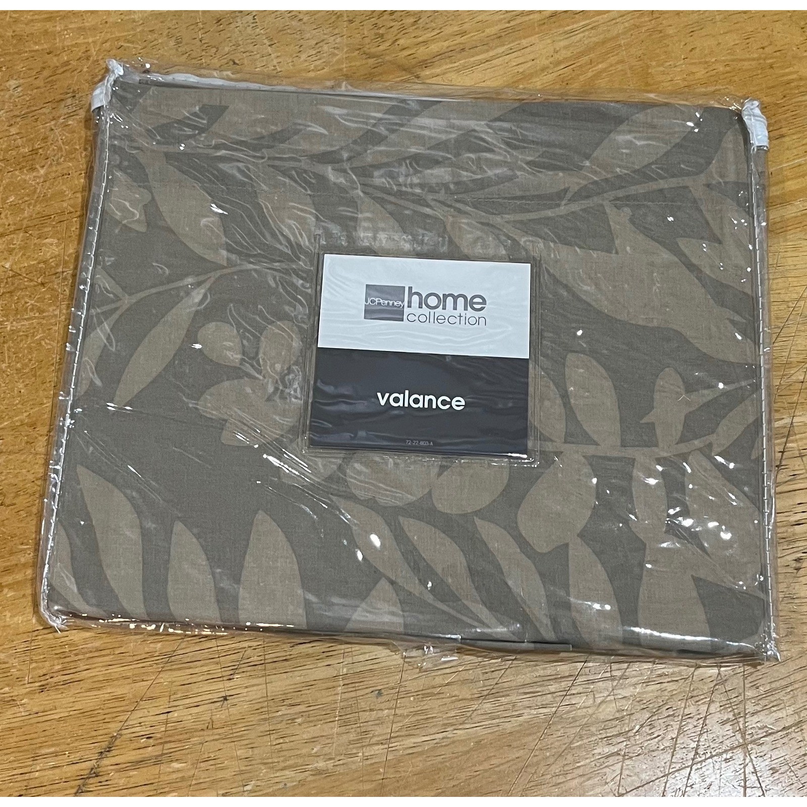 JCPenney Home Collection Ohana Valance 80×16 Tan Brown Leaf Print 722-1676 NIP