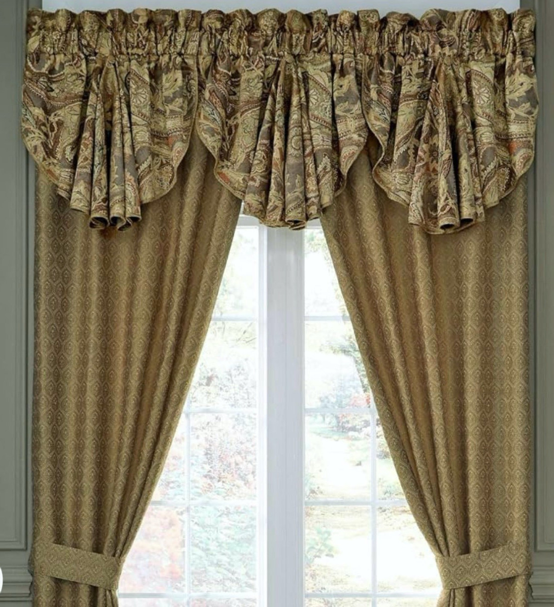 CROSCILL ASHTON CIRCLE ROD POCKET VALANCE 42 ” W X 24.5″ L NEW