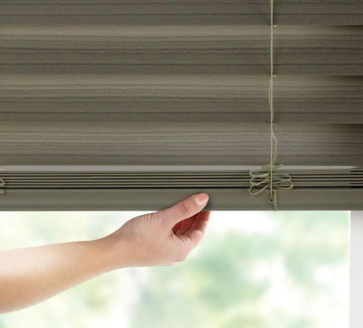 Driftwood Gray Cordless Room Darkening 2.5″ Faux Wood Blind for Window 35″W x48″