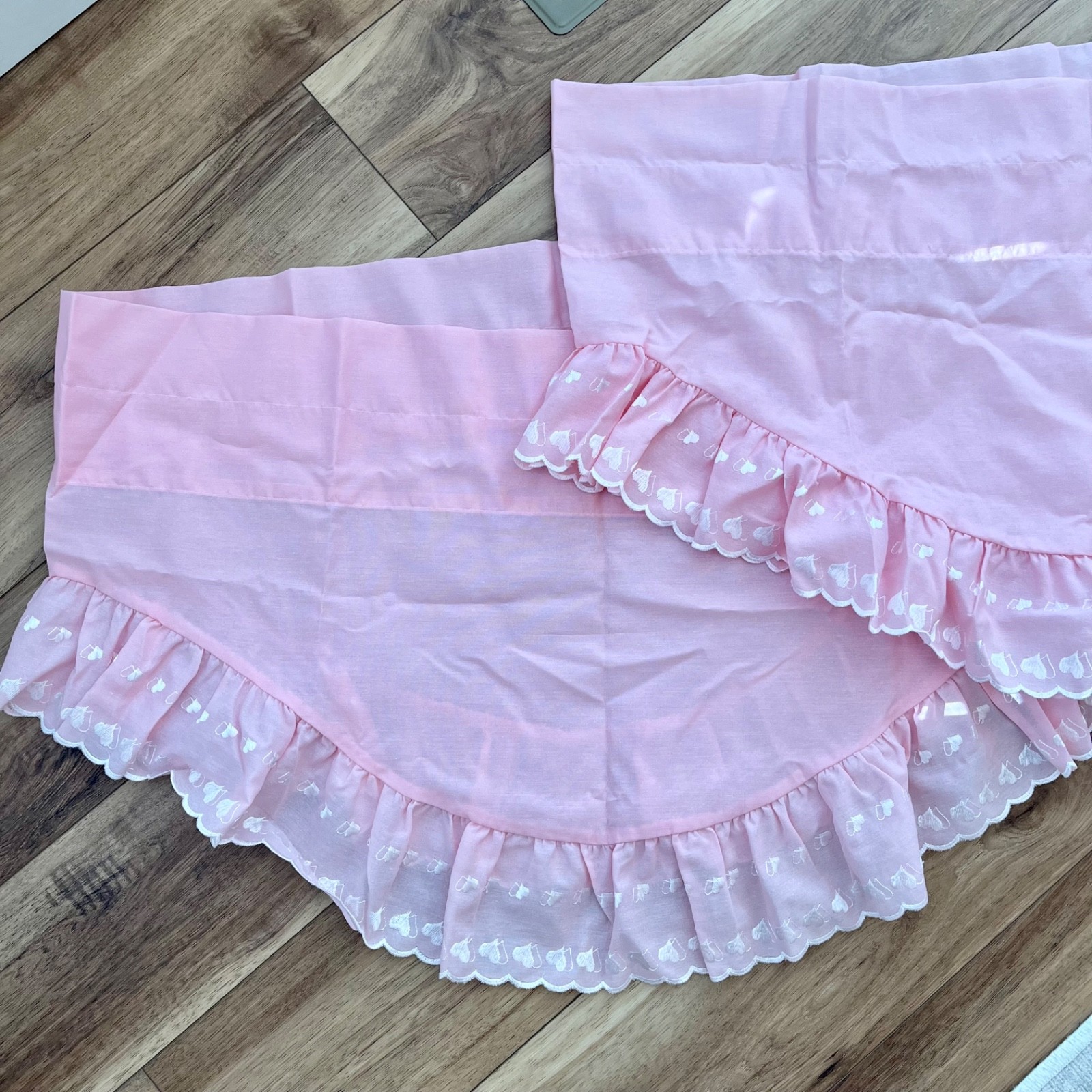 2x JC Penney Valance Set Ruffle Scallop Heart Embroidered 69.75″ x 20.5″ Pink