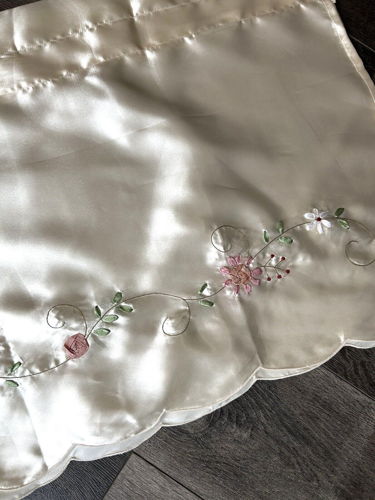 Satin Window Valance Cream with Embroidered Flowers 17 x 82 Inches (*33)