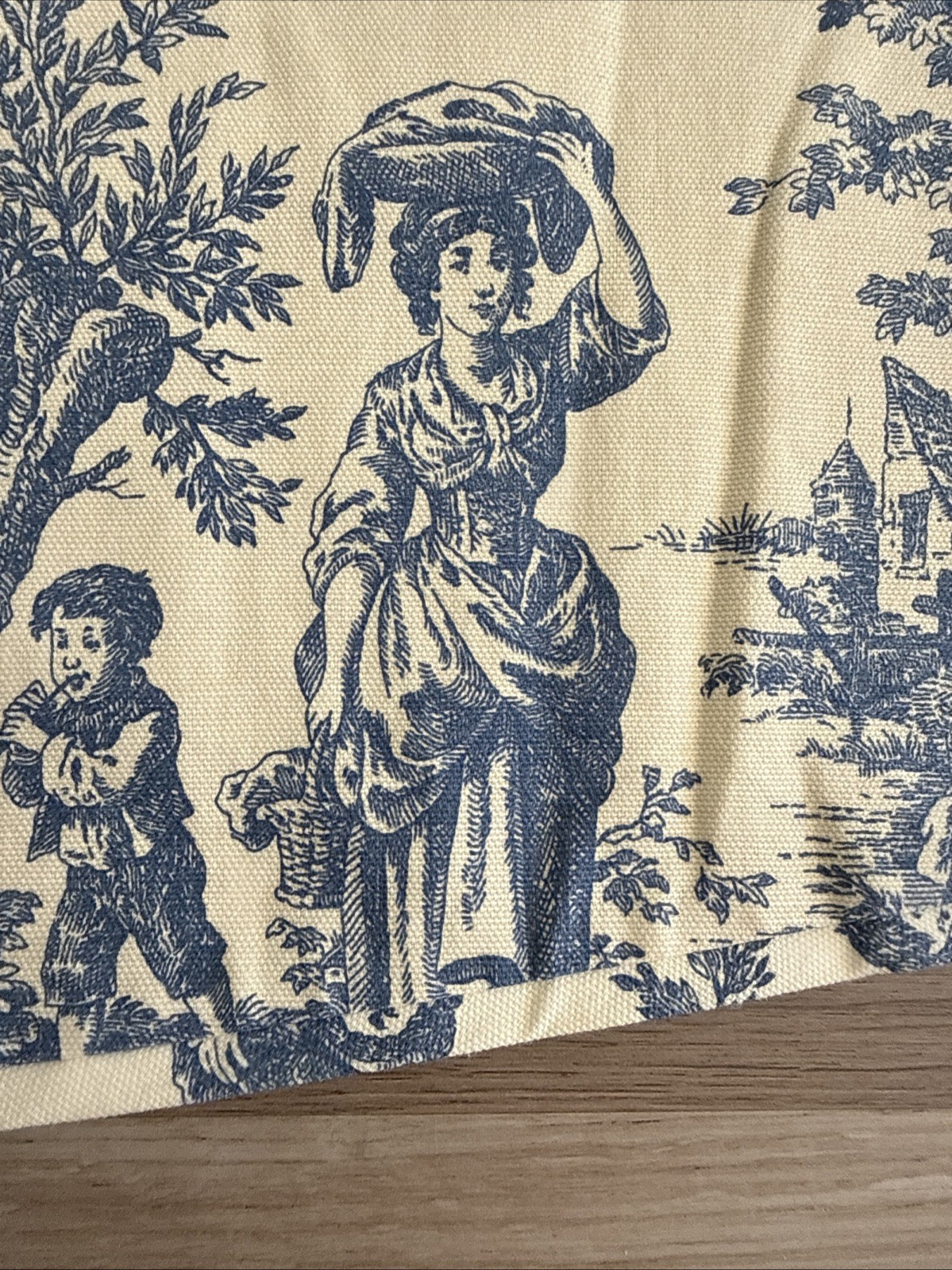 Waverly Country Life Toile Blue And Cream Scalloped Lined Window Valance