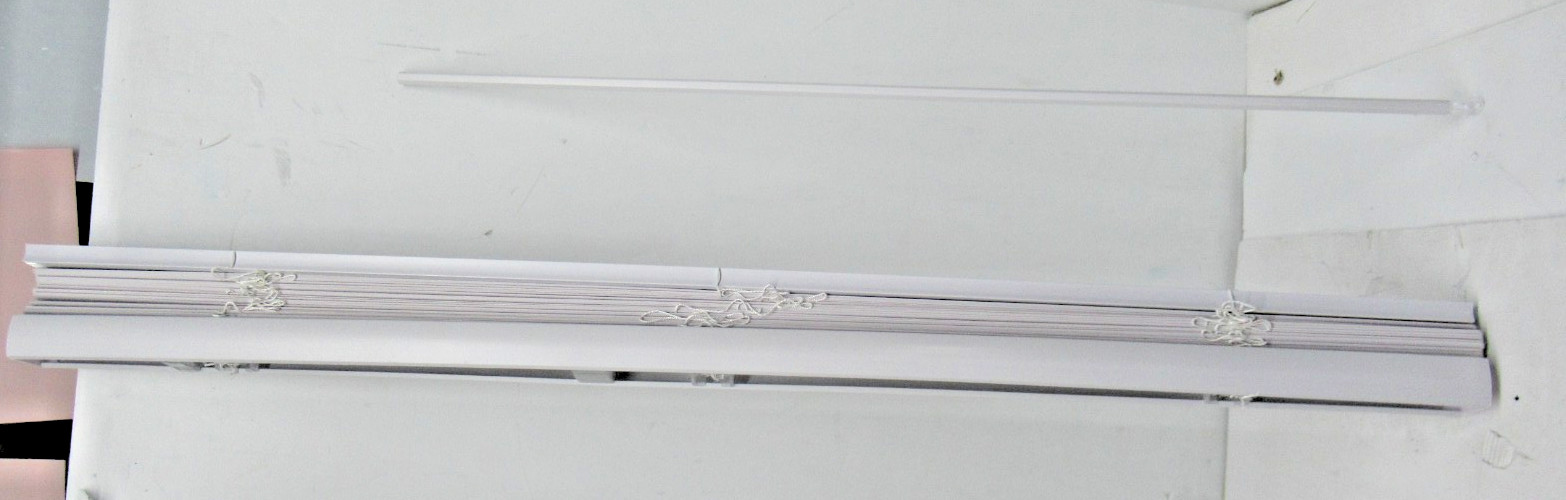 LOTUS & WINDOWARE 1″ Vinyl Blind, White, 39″x36″