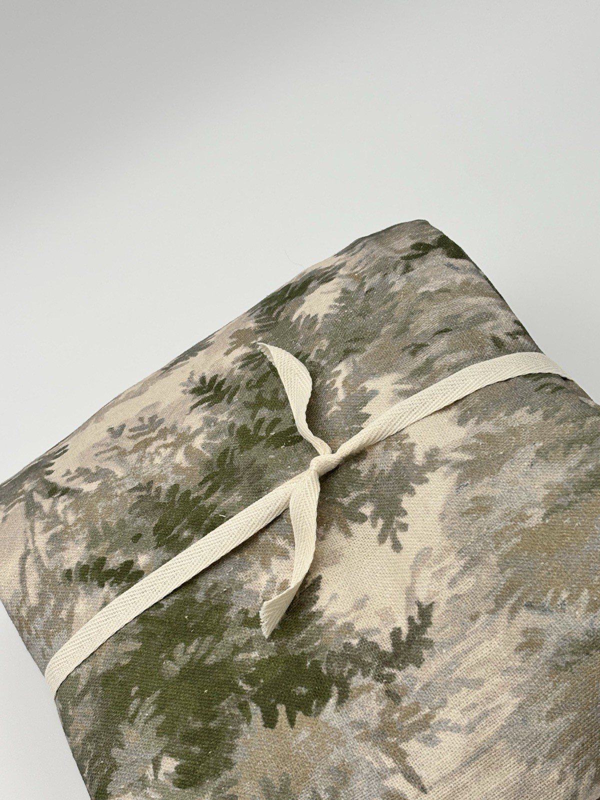 Pottery Barn Jardin Toile Blackout Curtain ~ 50” x 84” ~ Green Multi ~ READ