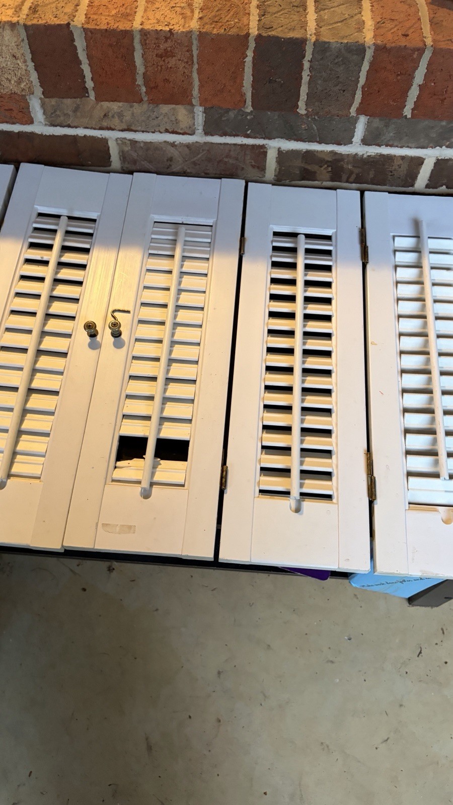 White Wood Shutters Louvered White 20”x 6” W Each 4 Panels 2 Knobs Hook READ