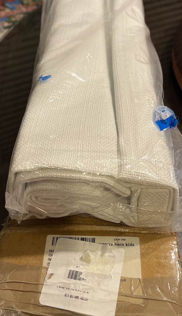 Pottery Barn Kids CUSTOM Cordless Roman Shade – 29×48″ Egret White – NEW