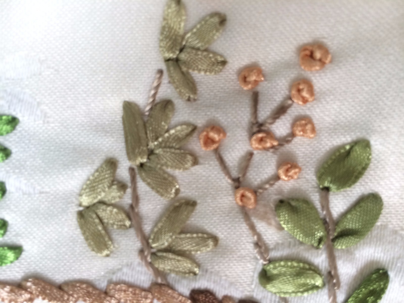 Designables Oasis One Valance Scalloped Floral Embroidery 45″ W X 18″ L NEW