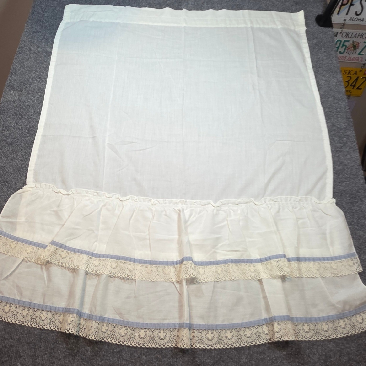 Vintage White Ruffled Cafe Curtains Lace Trim Blue Ribbon Made in USA 36×28 4pc
