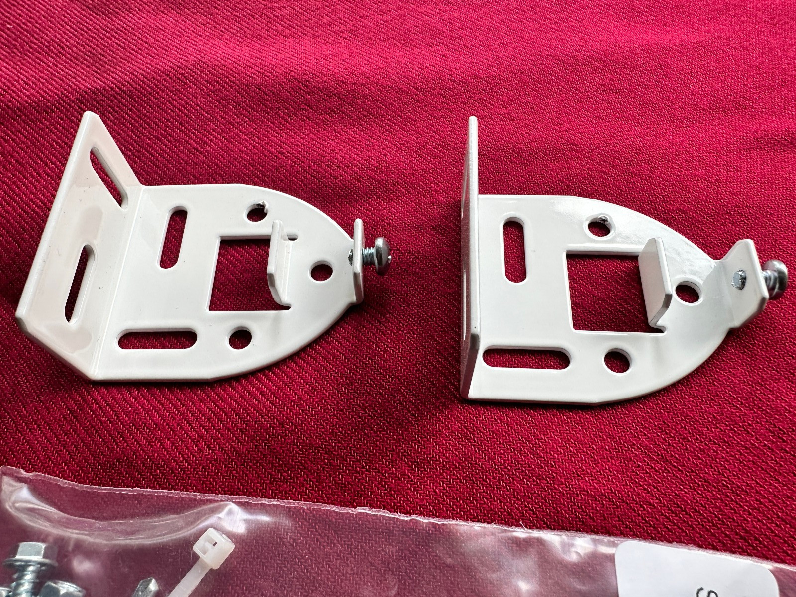 Lutron WIN-BRK-64U Roller 64 Universal Bracket New