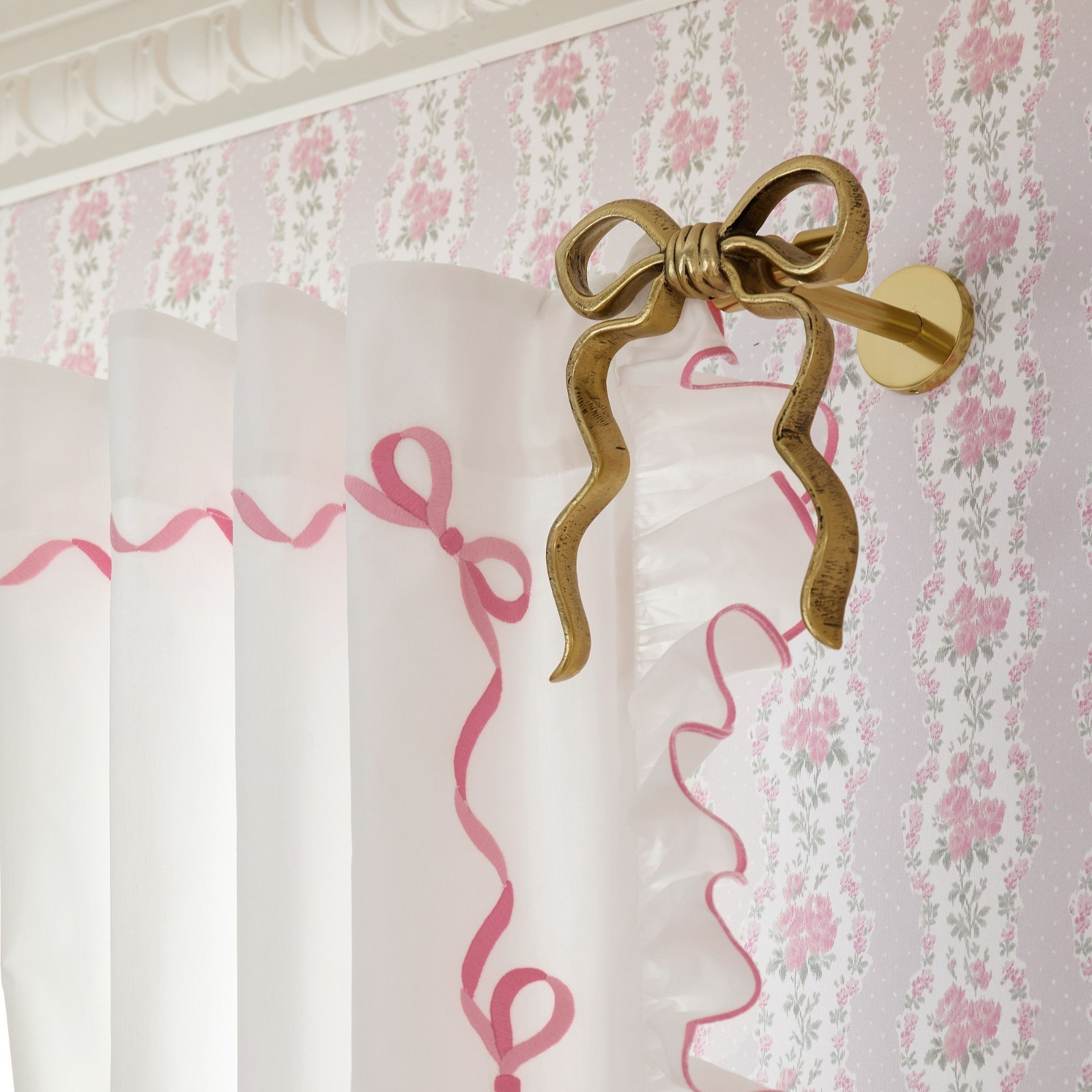 NEW Pottery Barn Kids LoveShackFancy Bow Single Curtain Rod Large, 28″-48″