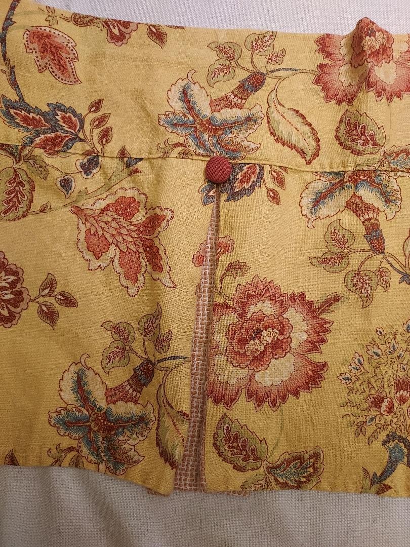 Croscill Home Fashions Grandmacore Gold Floral Valances (4) 48″x18″ & Pillow 18″