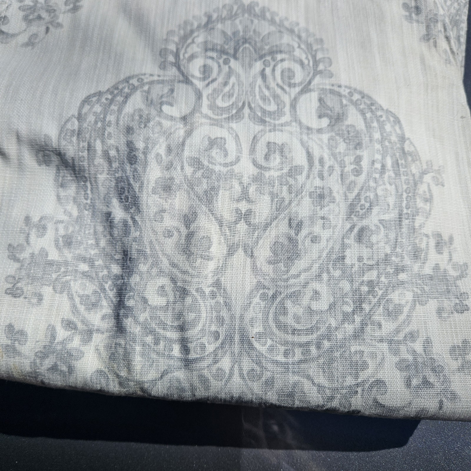 2 Nicole Miller Curtain Panels white Grey medallion 100% Cotton Tab Top 81″X51″