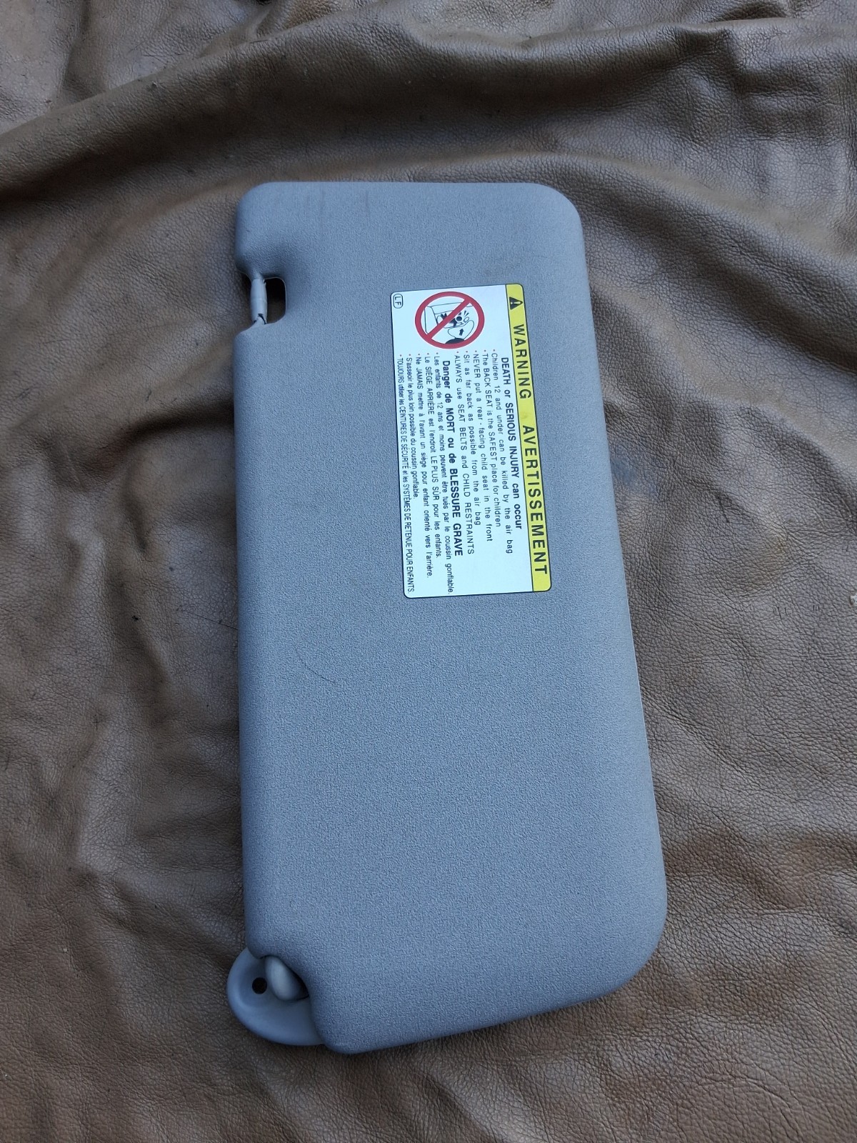 Right Passenger Side Sun Visor with RAV4 2004-2005 Right Passenger Side W/light