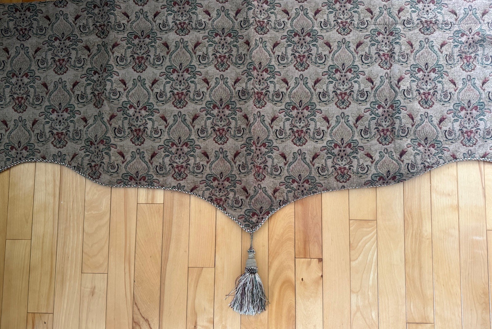 4 Springs Global Luxury Window Teardrop Valances Tapestry Damask Tassels 50″ W