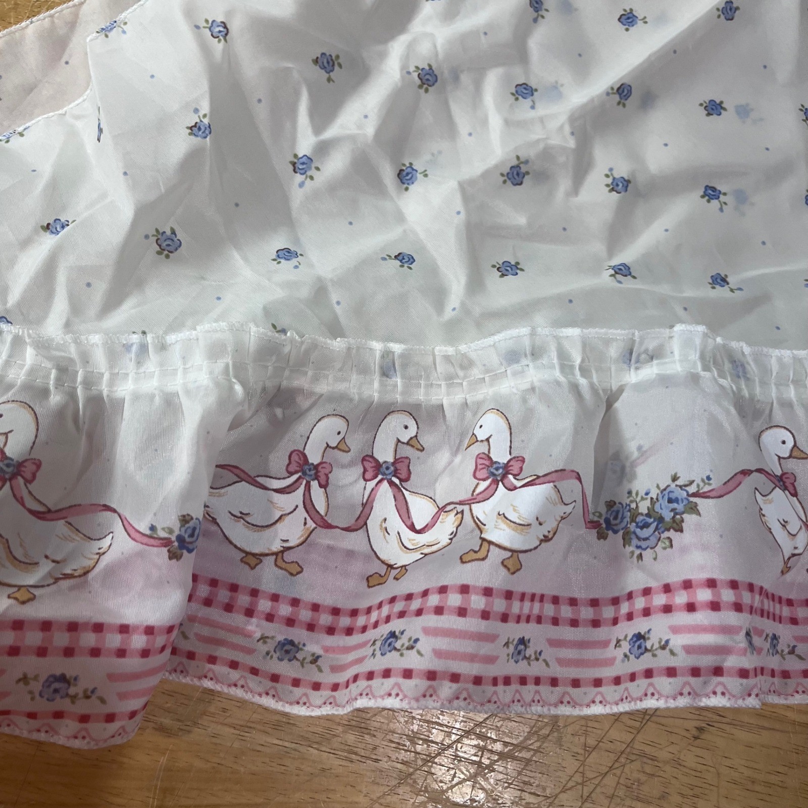 Vtg Country Farmhouse Geese Swag Valance Pink Gingham Ruffle White 56×31 USA NOS