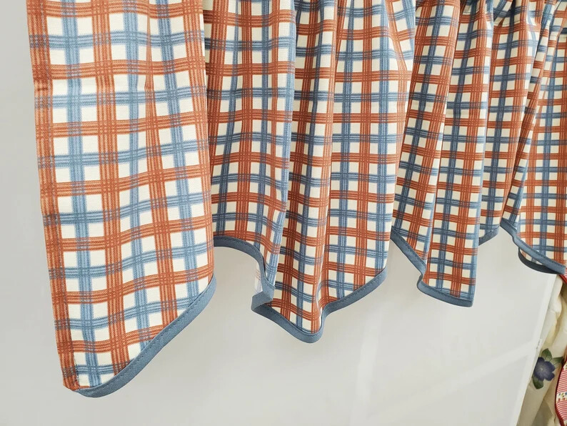 VINTAGE NEW Charming Plaid Scalloped Valance 70W15L 100% Cotton