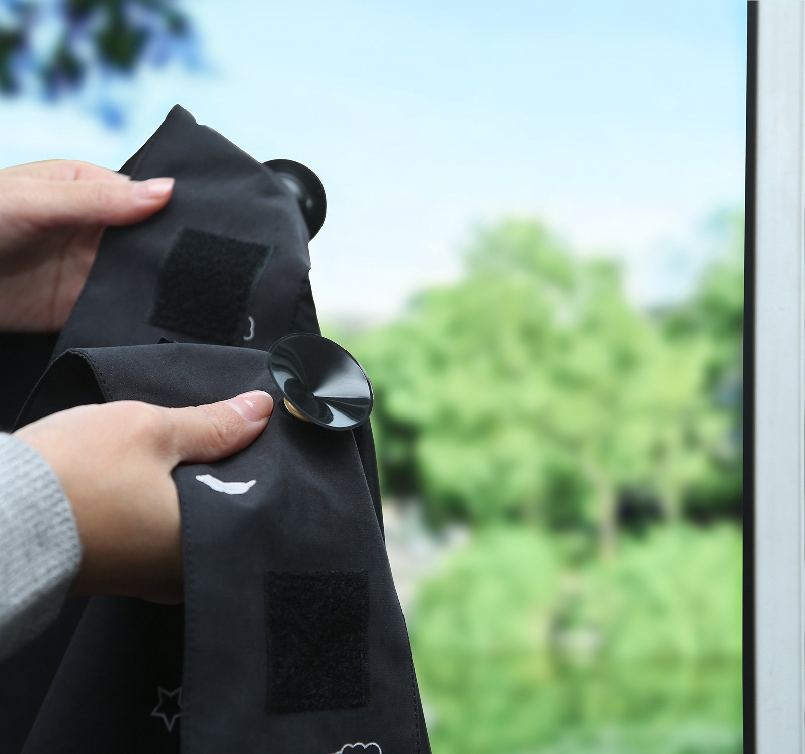 Retailer Basics Portable Blackout Curtain Shade Suction Cups 50 W X 78 L 1-Pack