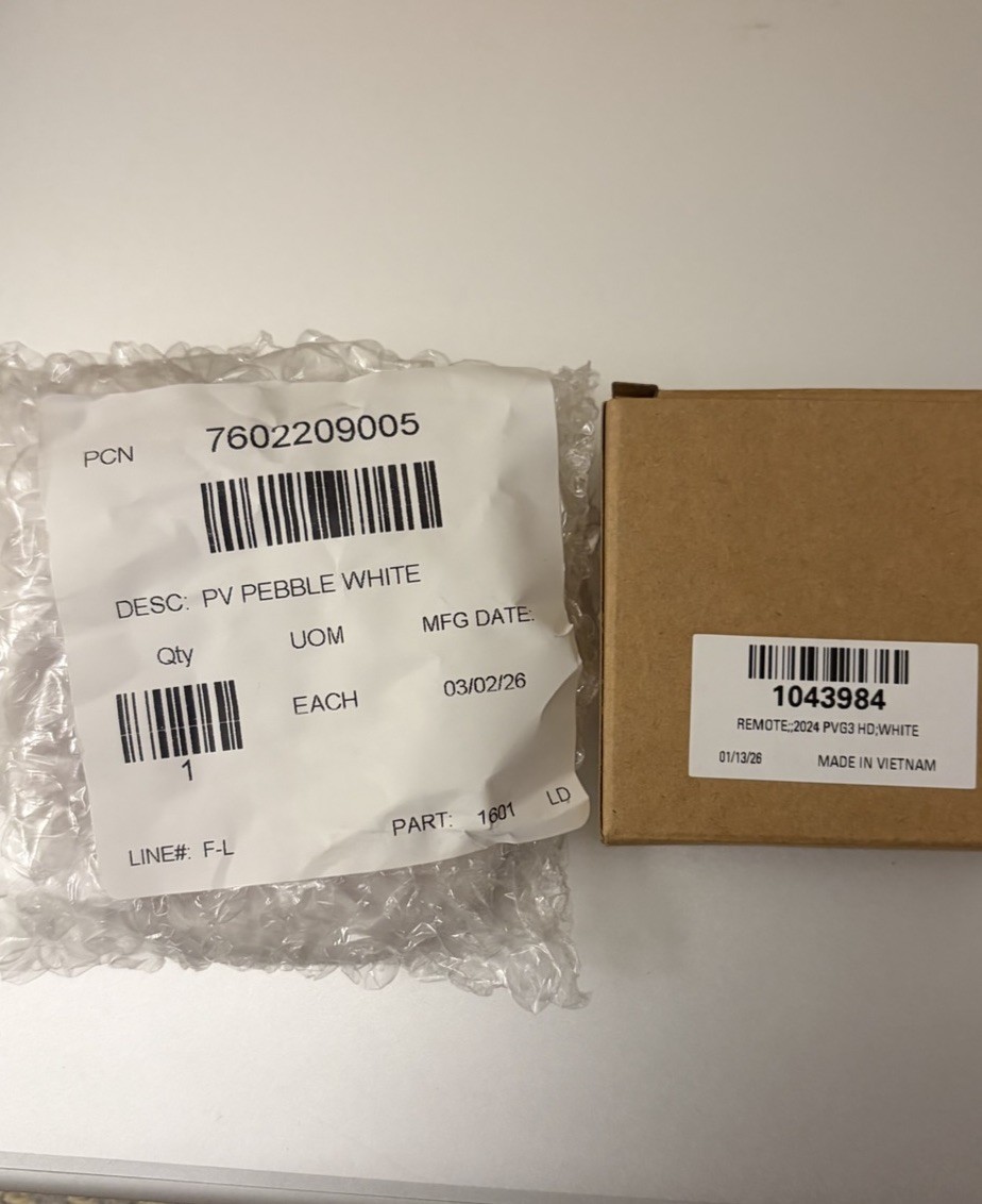 Hunter Douglas PowerView Generation 3 New White Remote with white pebble