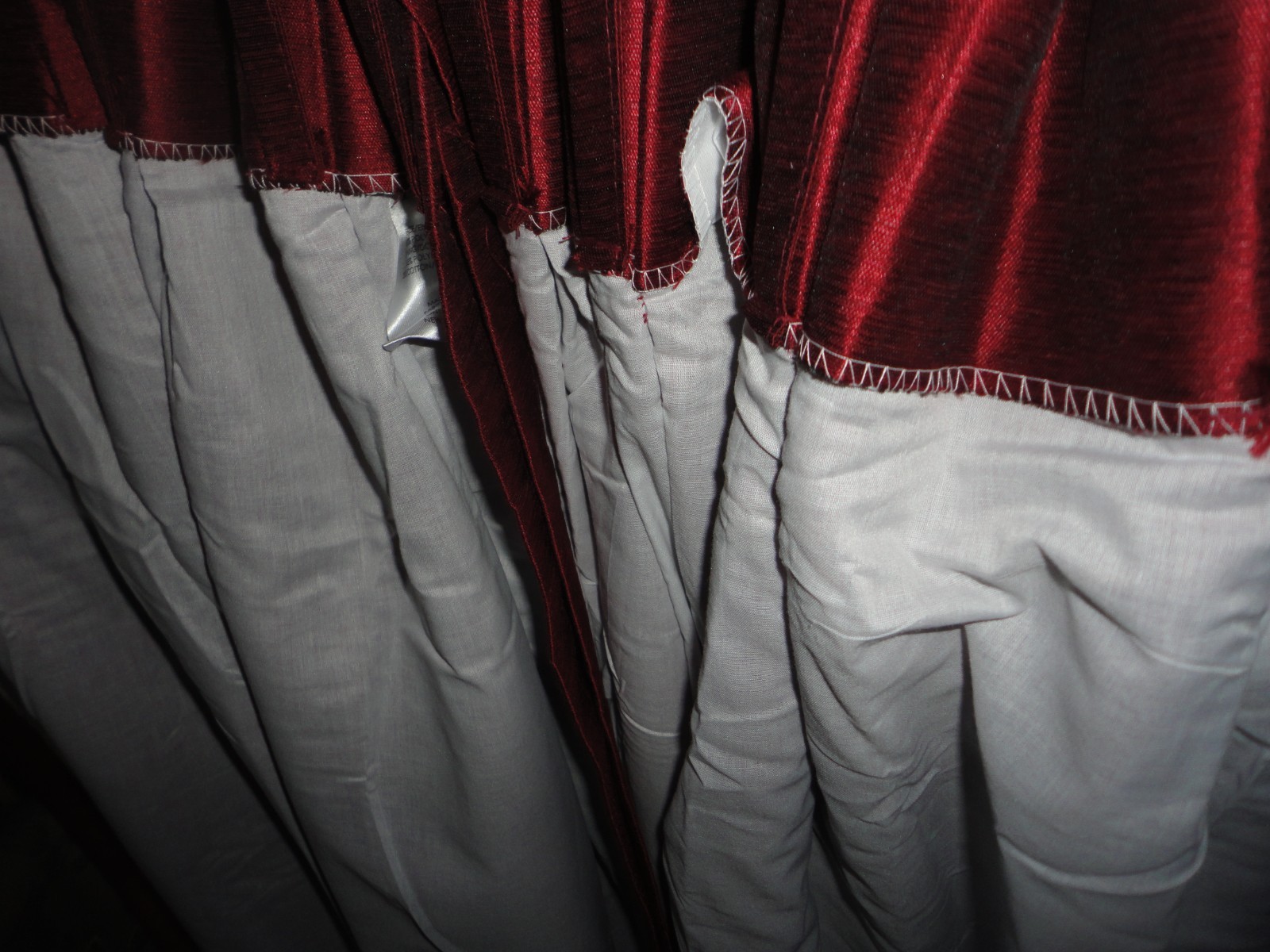 PERI SPELLBOUND TEXTURED Crimson (2) PINCH PLEATED PANELS WINDOW CURTAINS 32X93