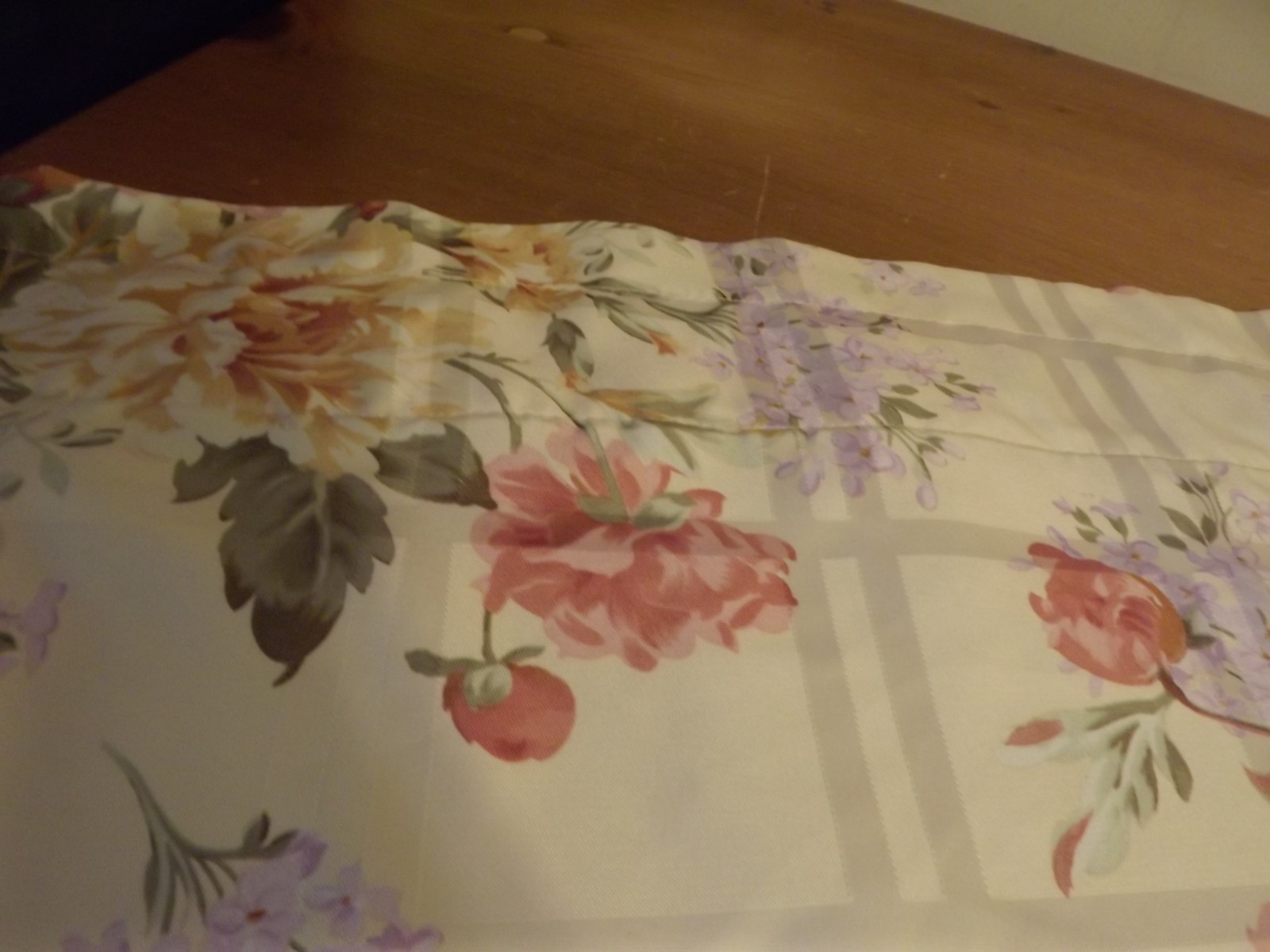 FLORAL blouson VALANCE pink cabbage roses ON BUTTERCREAM BACKGROUND 60Wx16