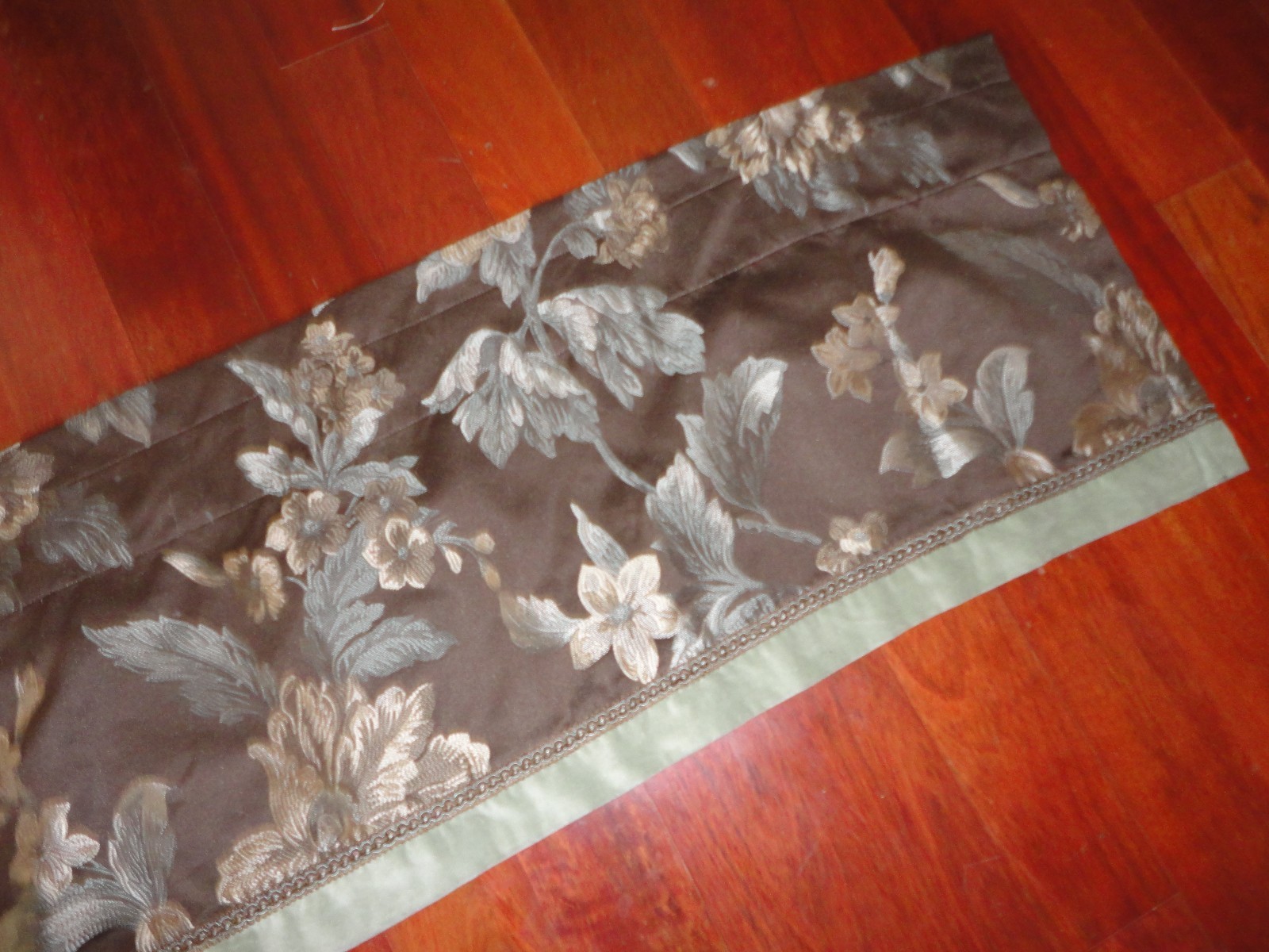 CHRIS MADDEN GREEN BROWN FLORAL LEAVES VELVET (1) LINED VALANCE 79 X 17