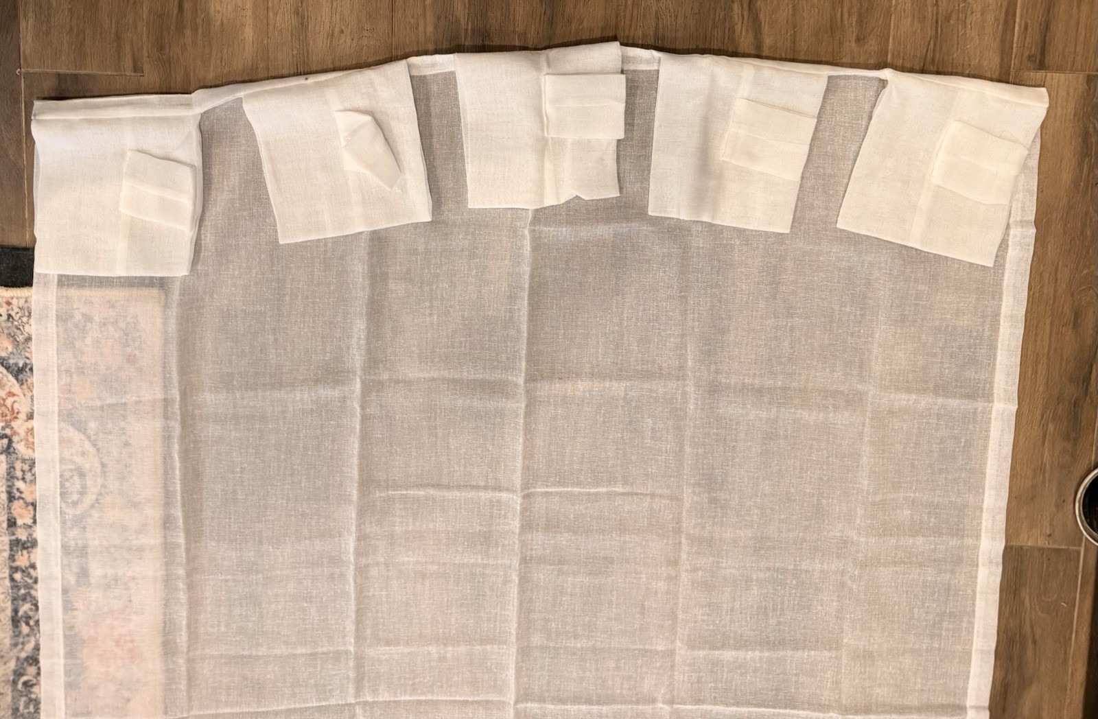 Madison Park White Rosette Twist Tab Top Window Panel 50″ x 84″ – A2000