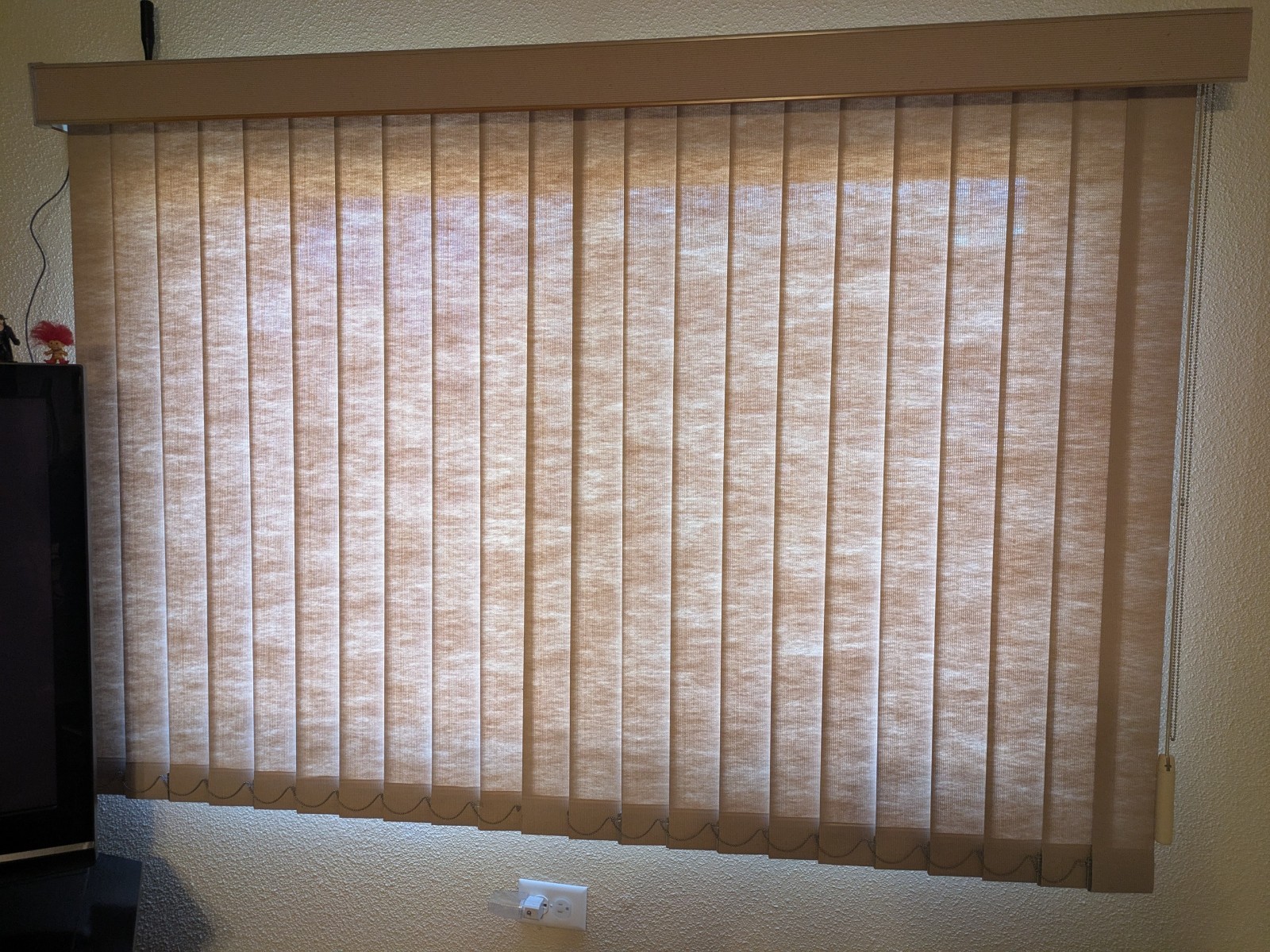 22 Fabric Vertical Blind Slats & Weights 46″Lx3.5″W Beige Light Filtering Slats