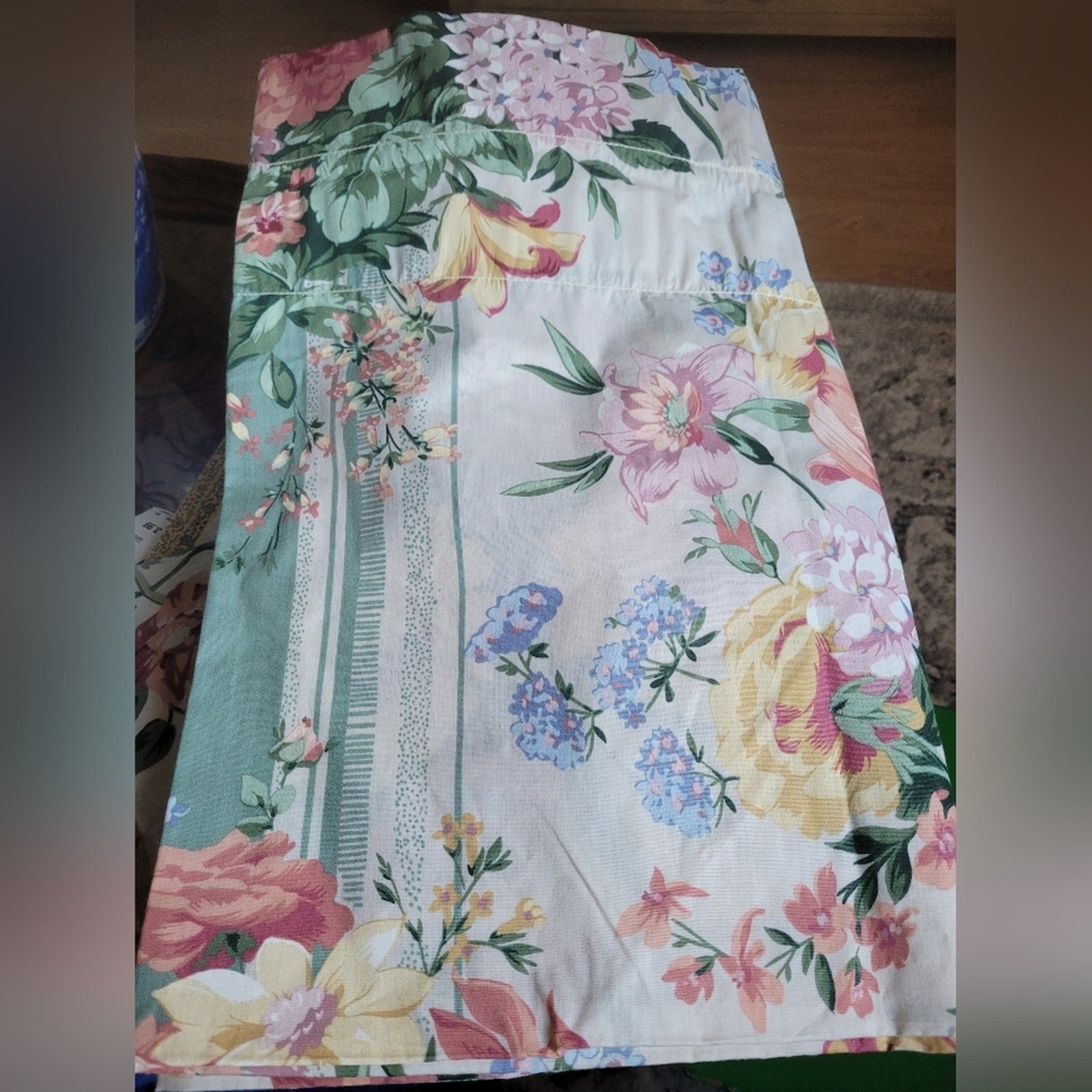 Vintage Floral and Stripe Print Window Valance With Pink And Green Accents