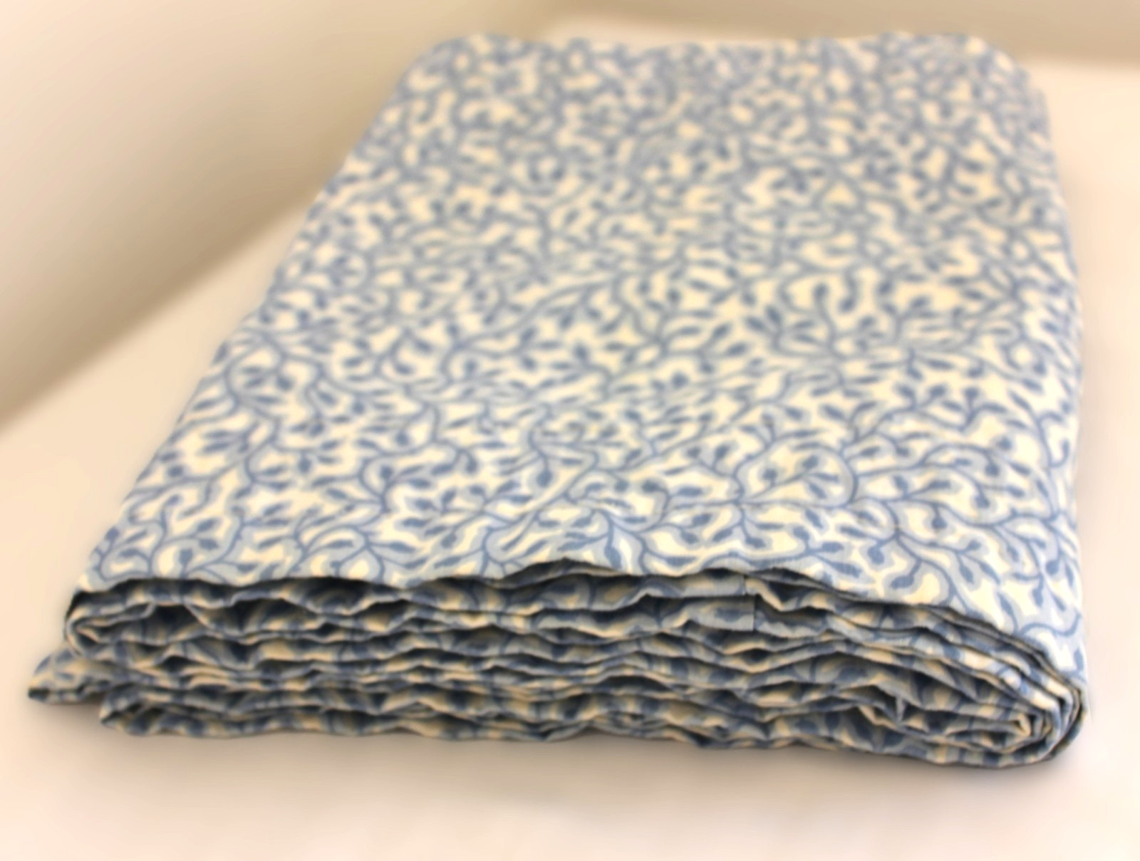 Custom Botanical Valance 150″ Blue & White Rose Hips Lined Dual Rod Pocket Vtg